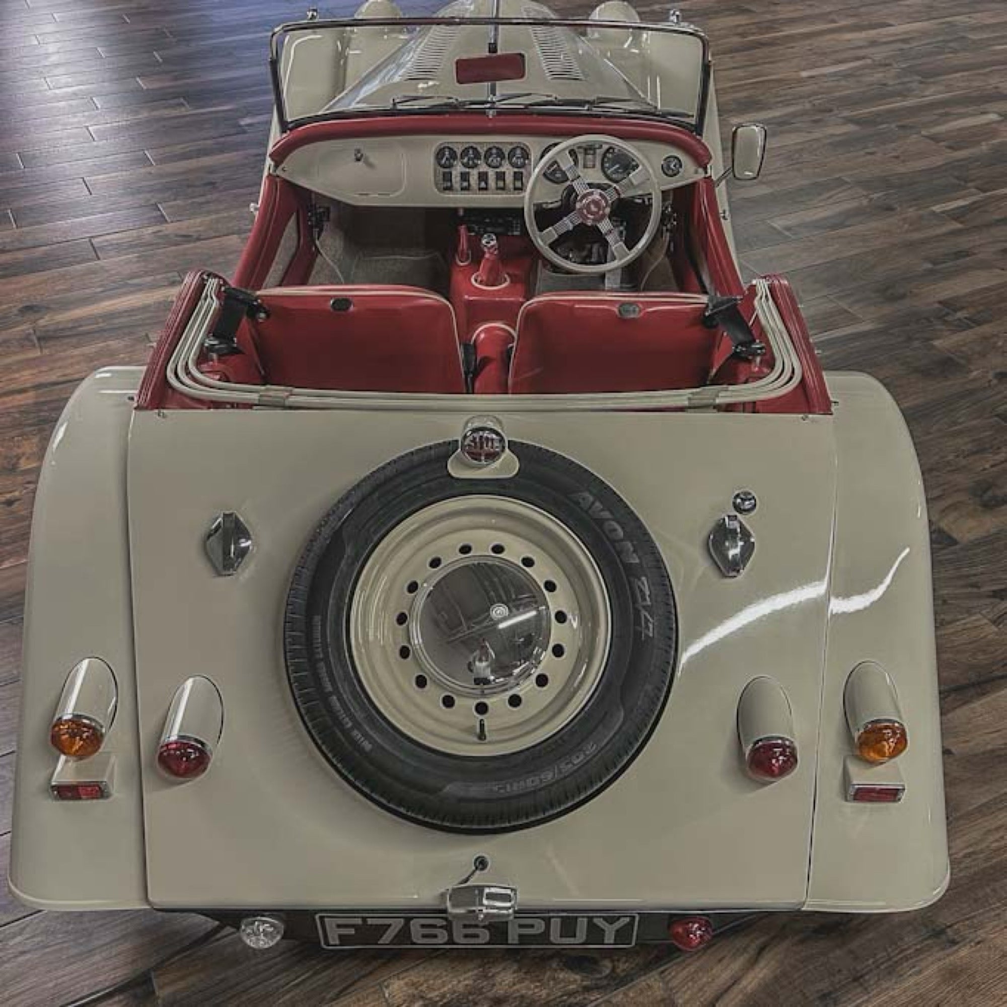 Morgan Plus 8 - Old English White