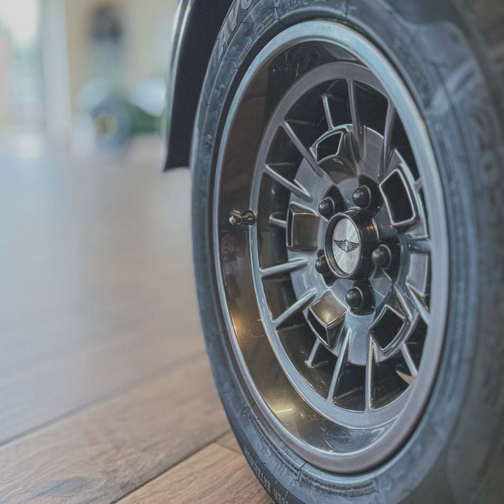 Morgan Plus Four Man - Vintage Dark Grey