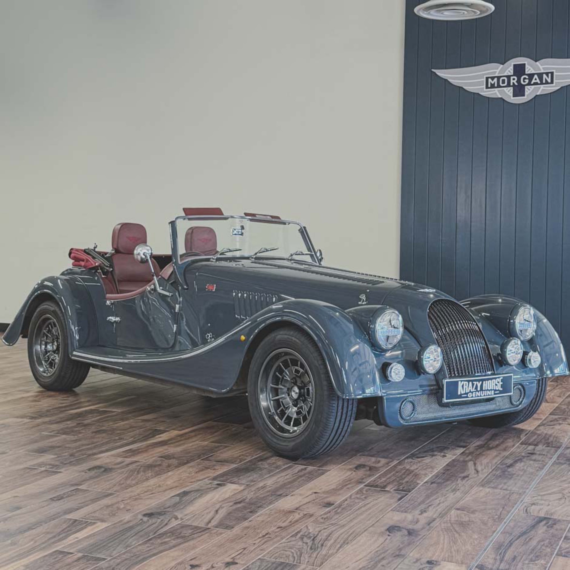 Morgan Plus Four Man - Vintage Dark Grey