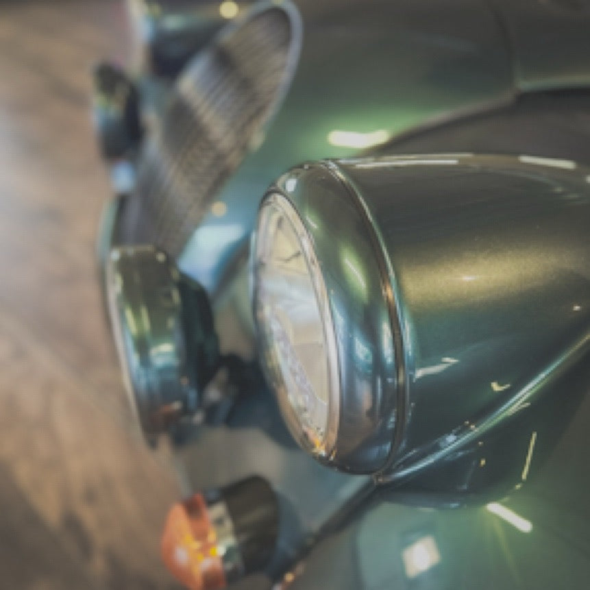 Morgan Plus Six - Porsche Aventurine Green