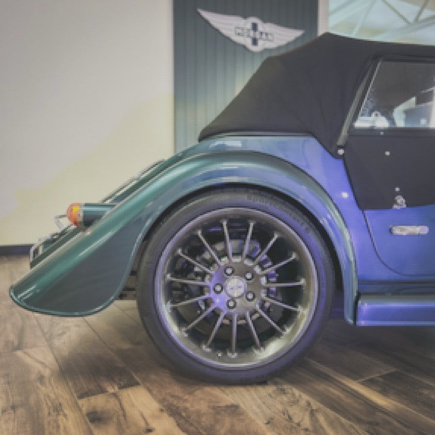 Morgan Plus Six - Porsche Aventurine Green