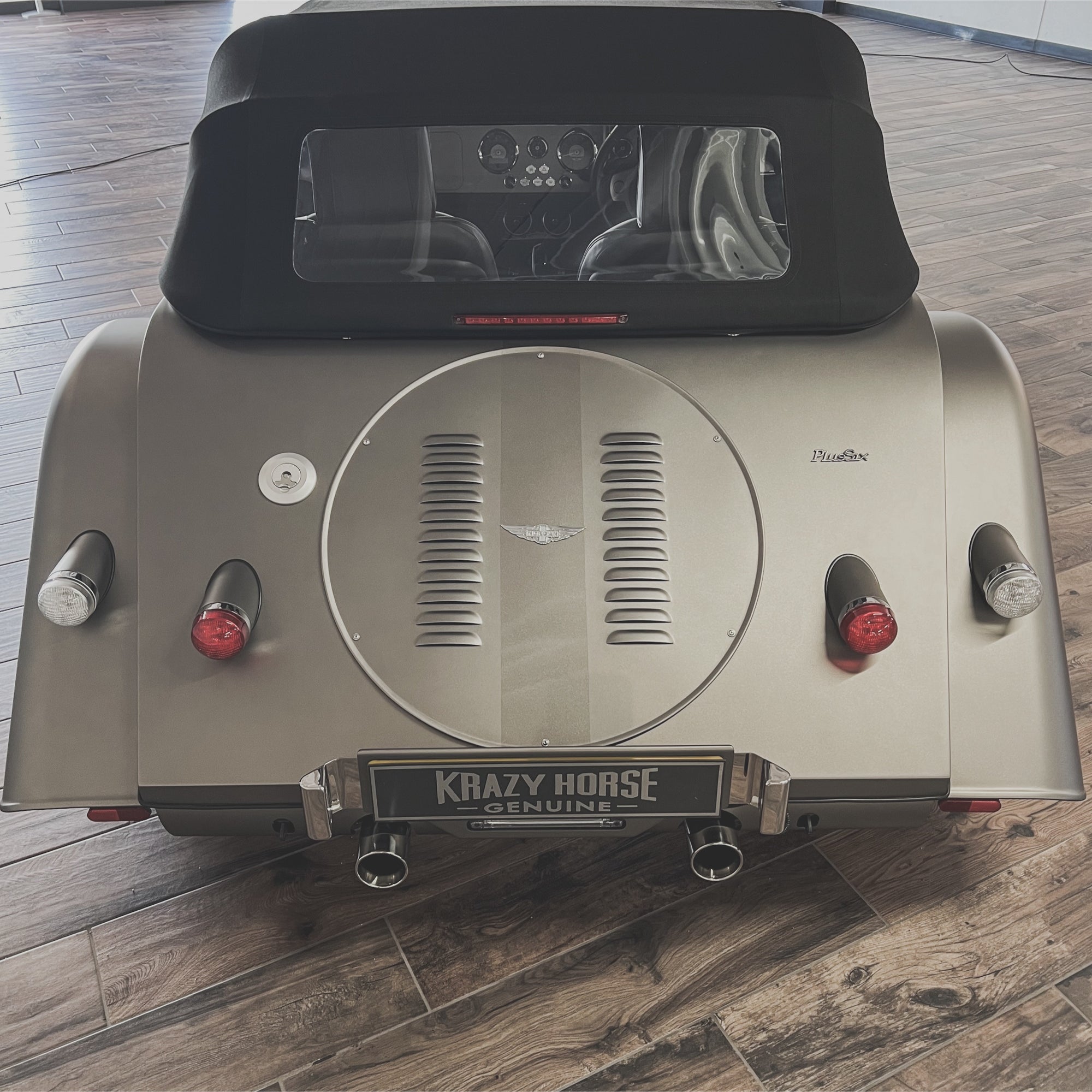 Morgan Plus Six - Shark Skin Satin Met