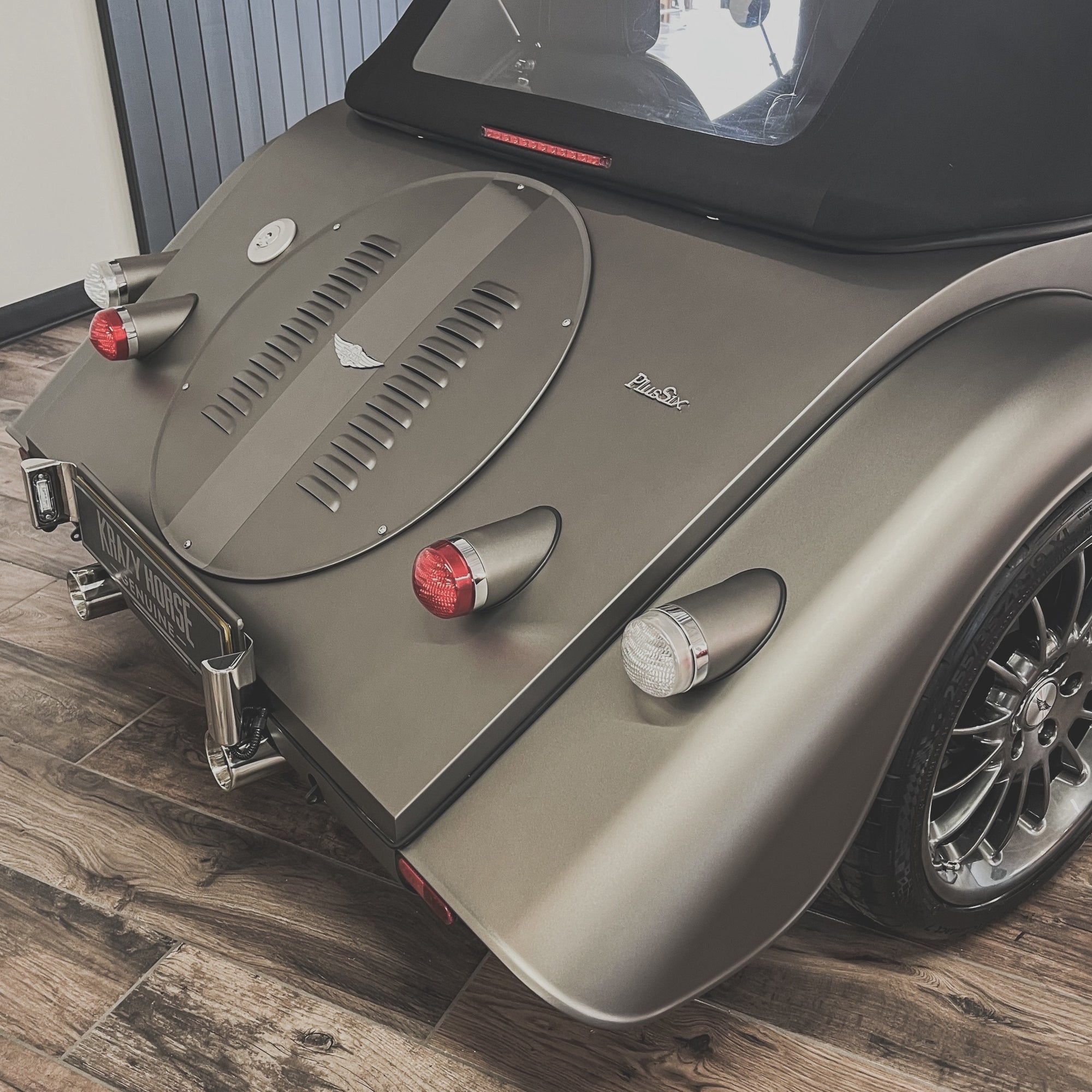 Morgan Plus Six - Shark Skin Satin Met