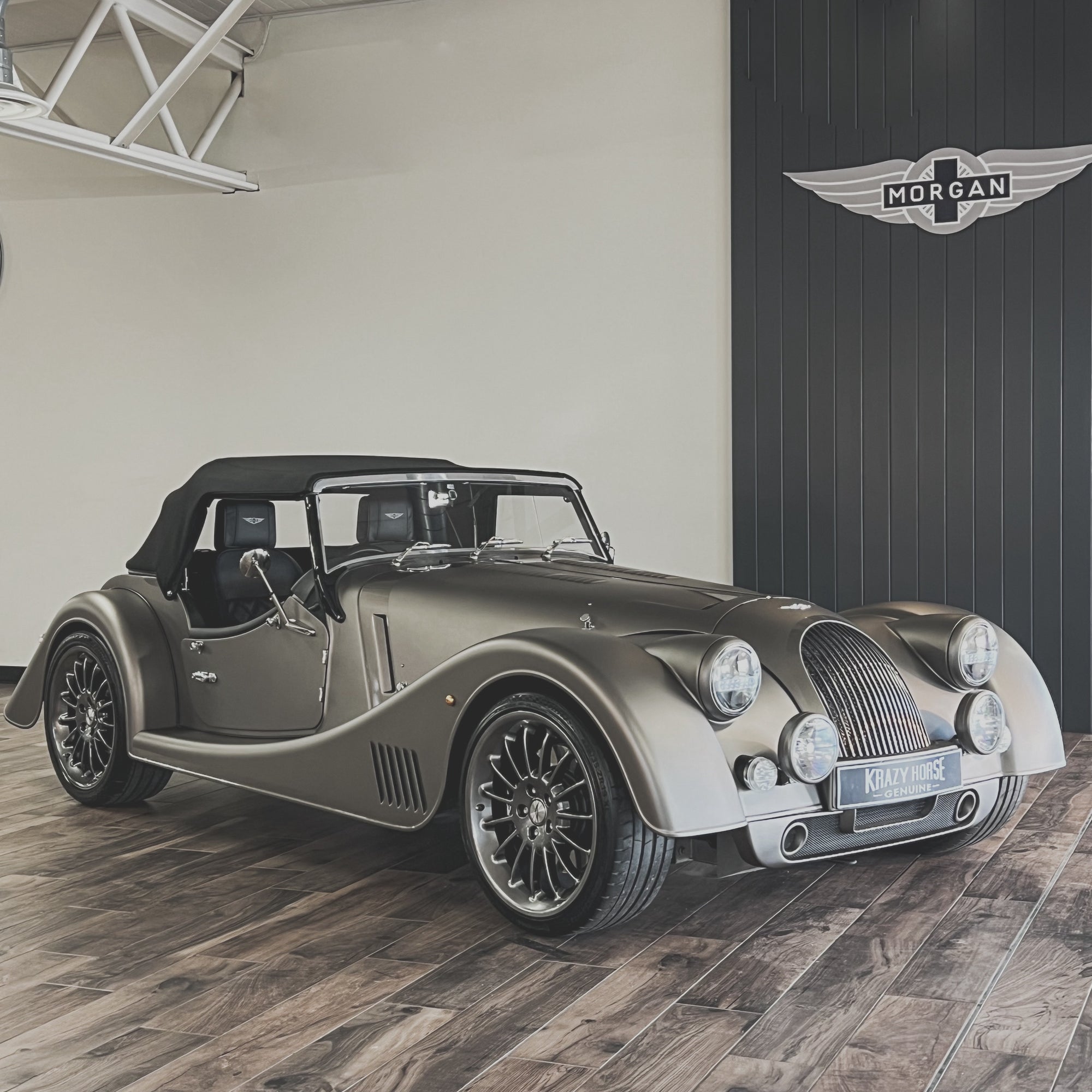 Morgan Plus Six - Shark Skin Satin Met