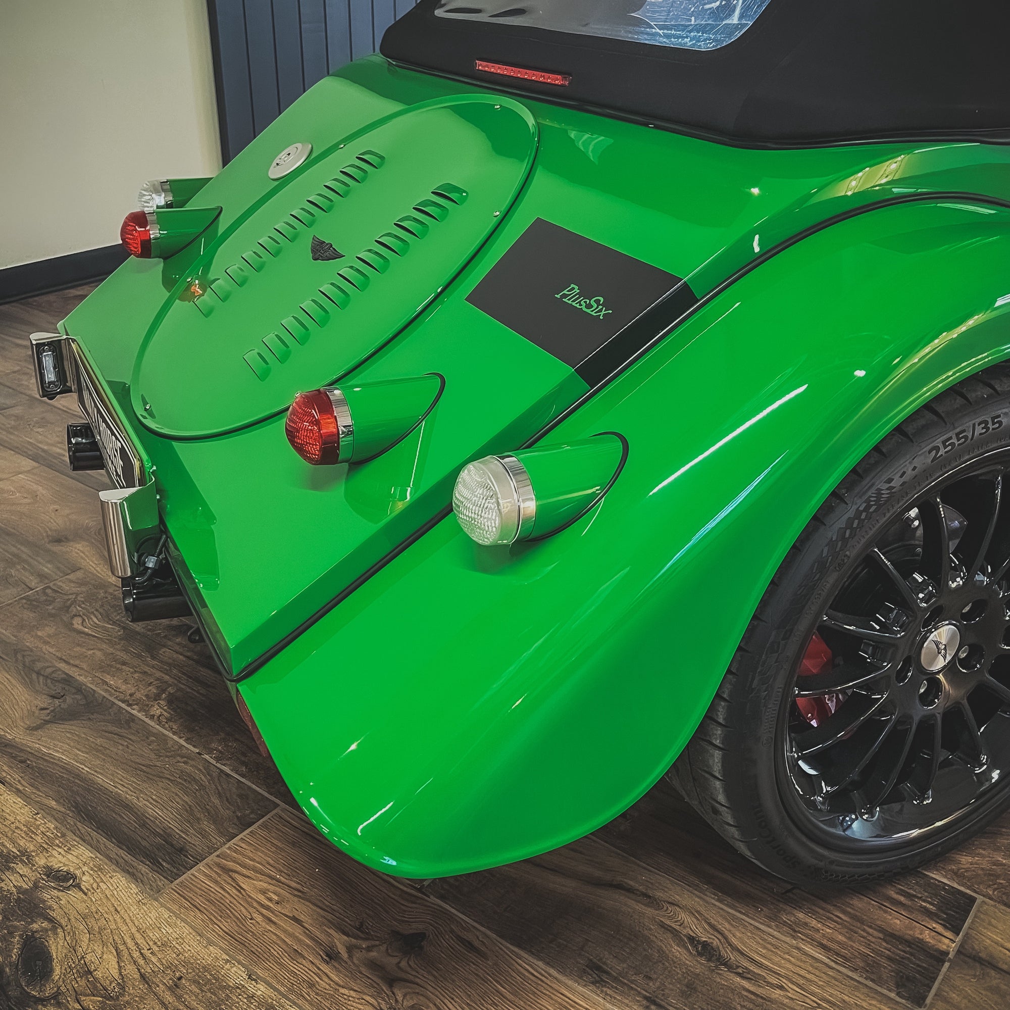 Morgan KHE (Krazy Horse Exclusive) Plus Six - Viper Green