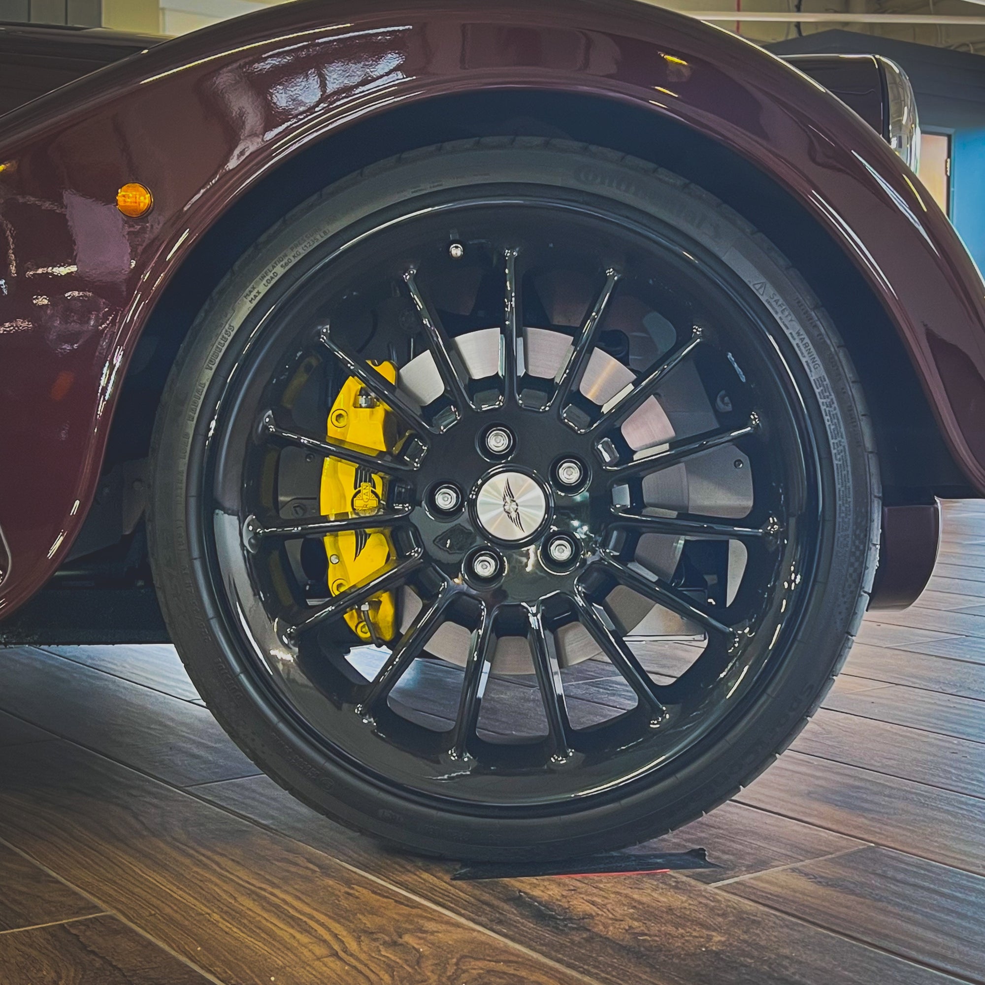 Morgan Plus Six - Bentley Cricket Ball