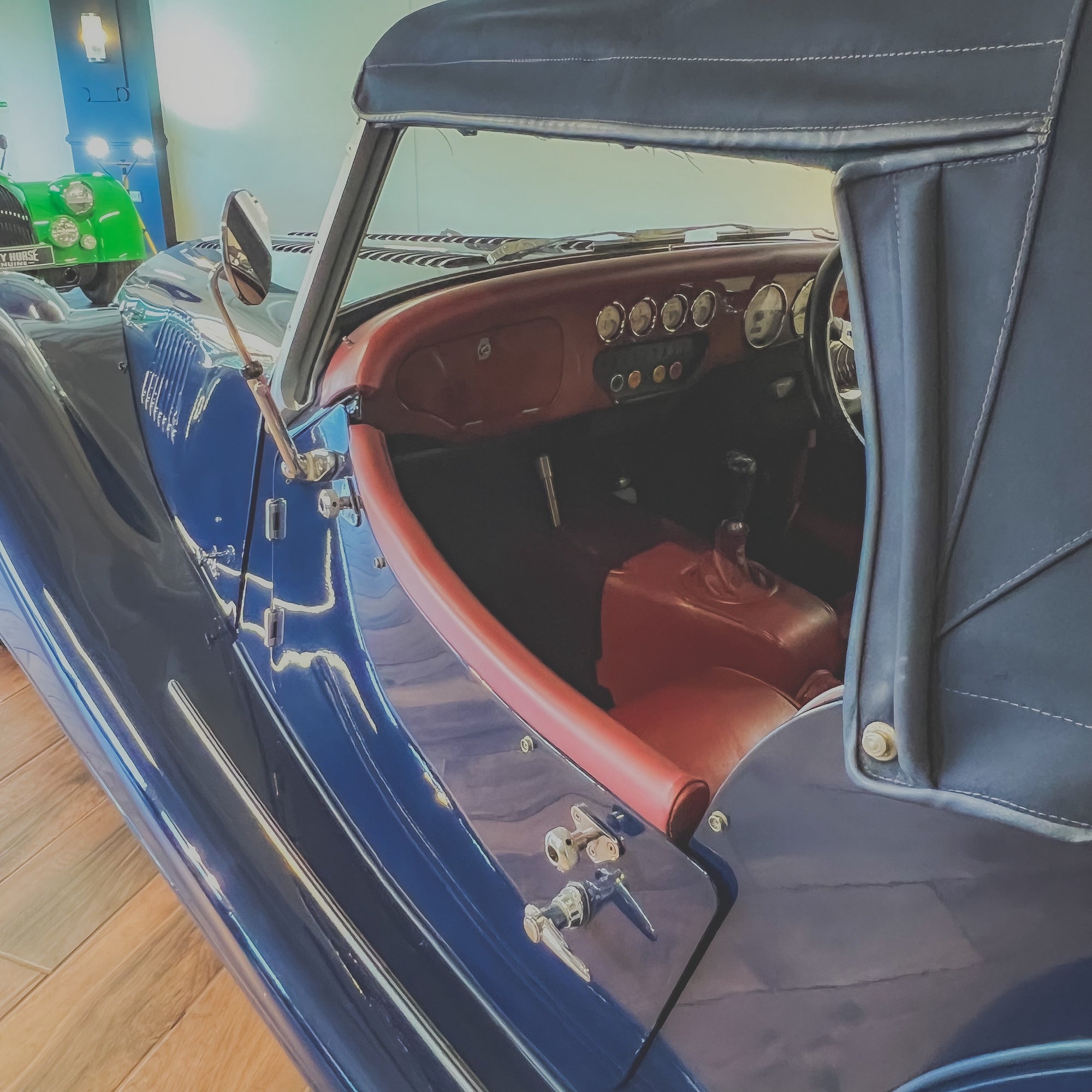 Morgan Roadster 3.0 - Morgan Indigo Blue
