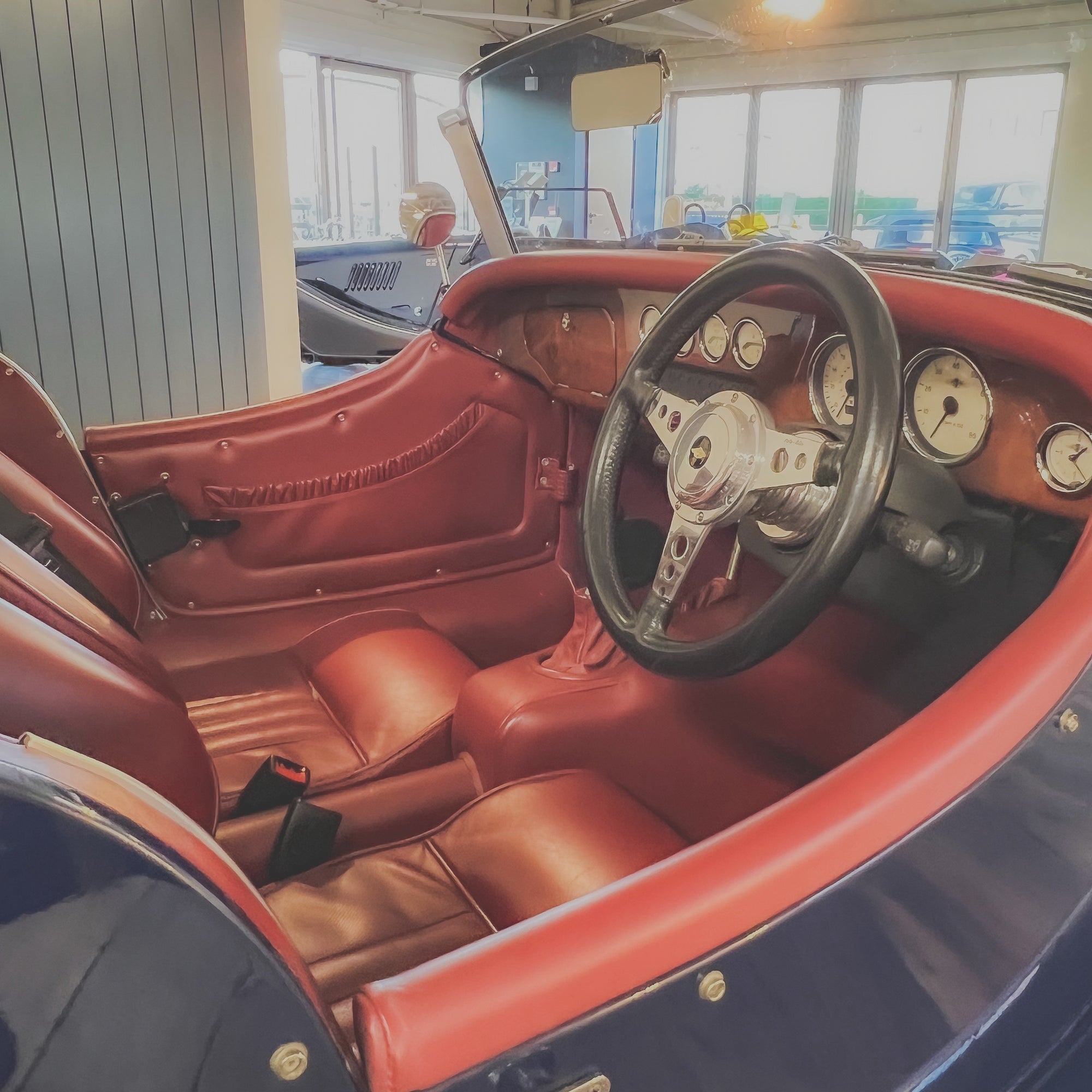 Morgan Roadster 3.0 - Morgan Indigo Blue