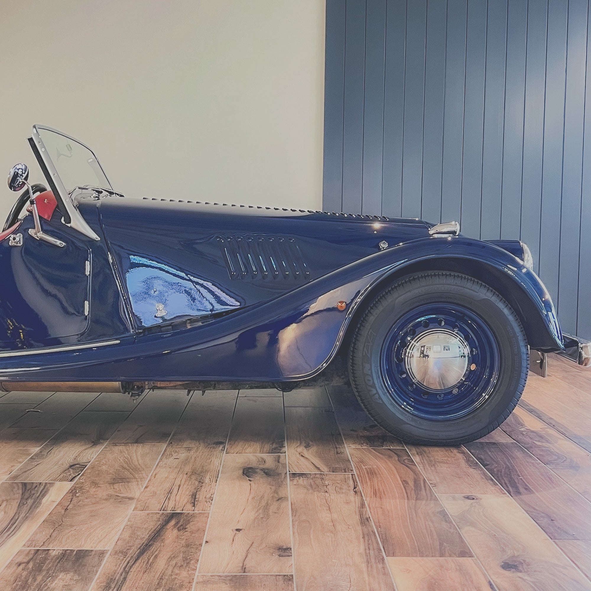 Morgan Roadster 3.0 - Morgan Indigo Blue