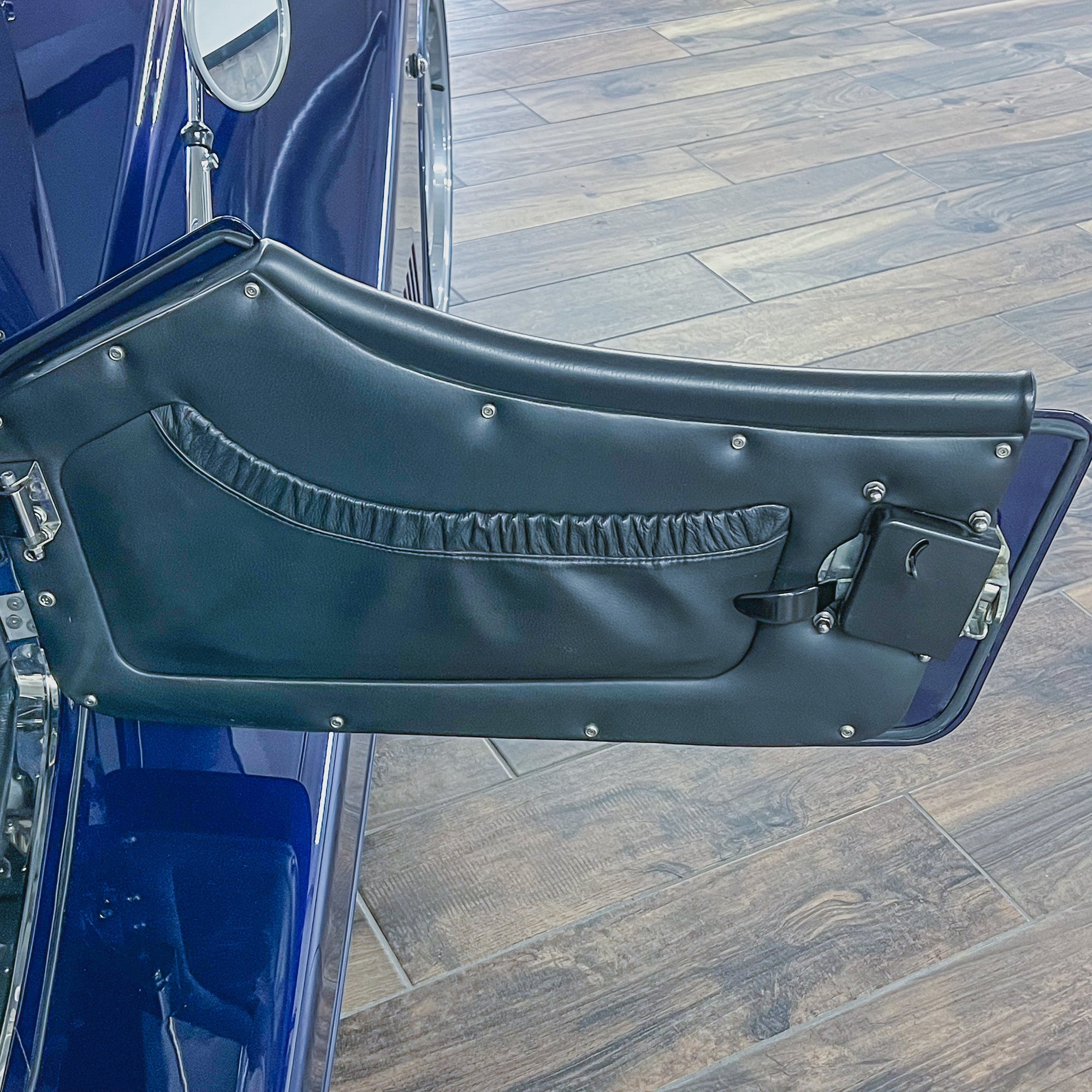 Morgan Plus 8 - Montreal Blue Pearl