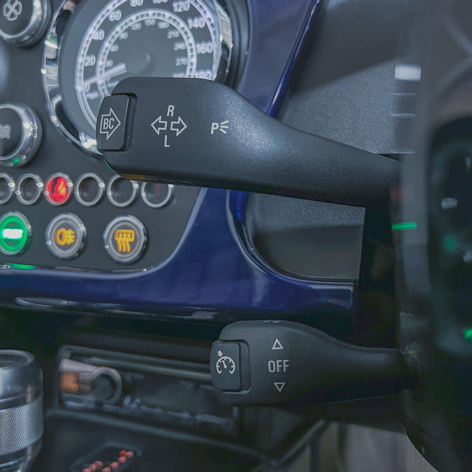 Morgan Plus 8 - Montreal Blue Pearl