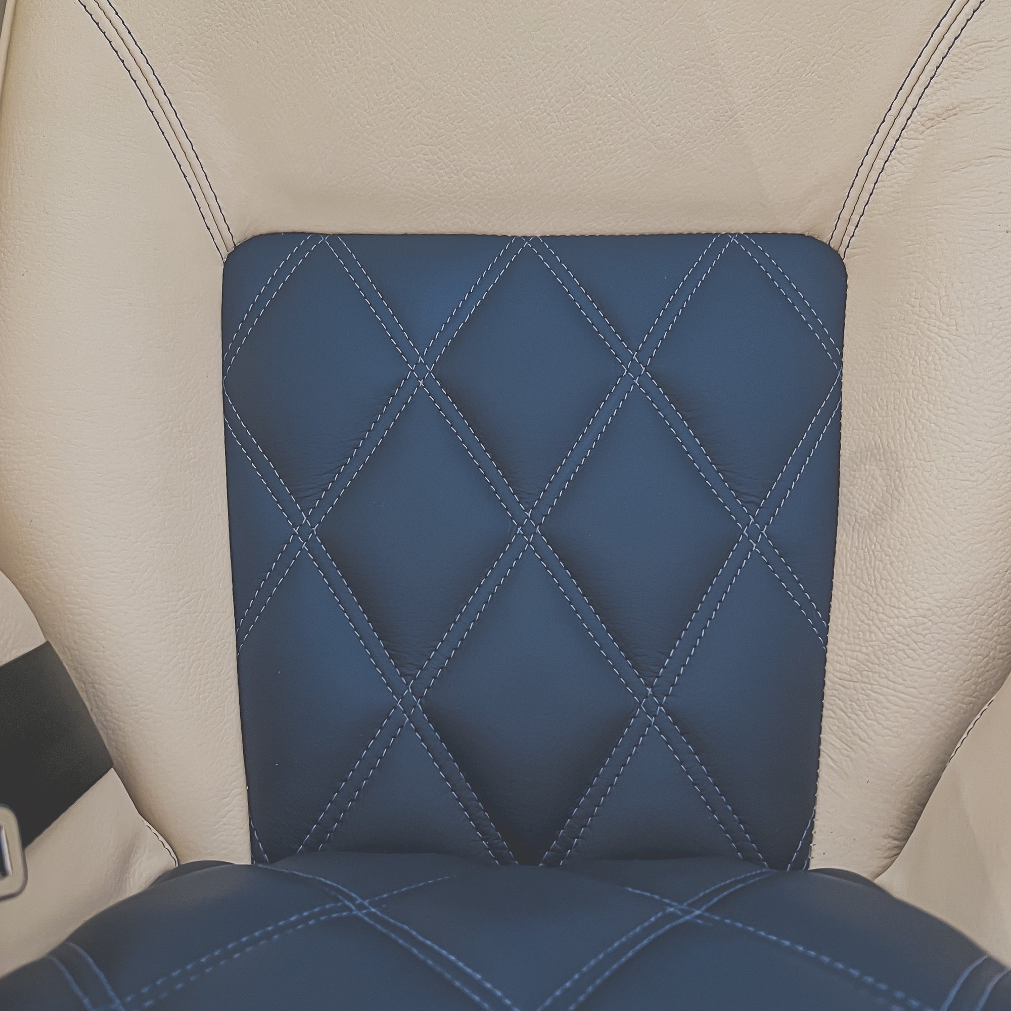 Morgan 23 Plus Four Auto - Classique Ferrari Blue