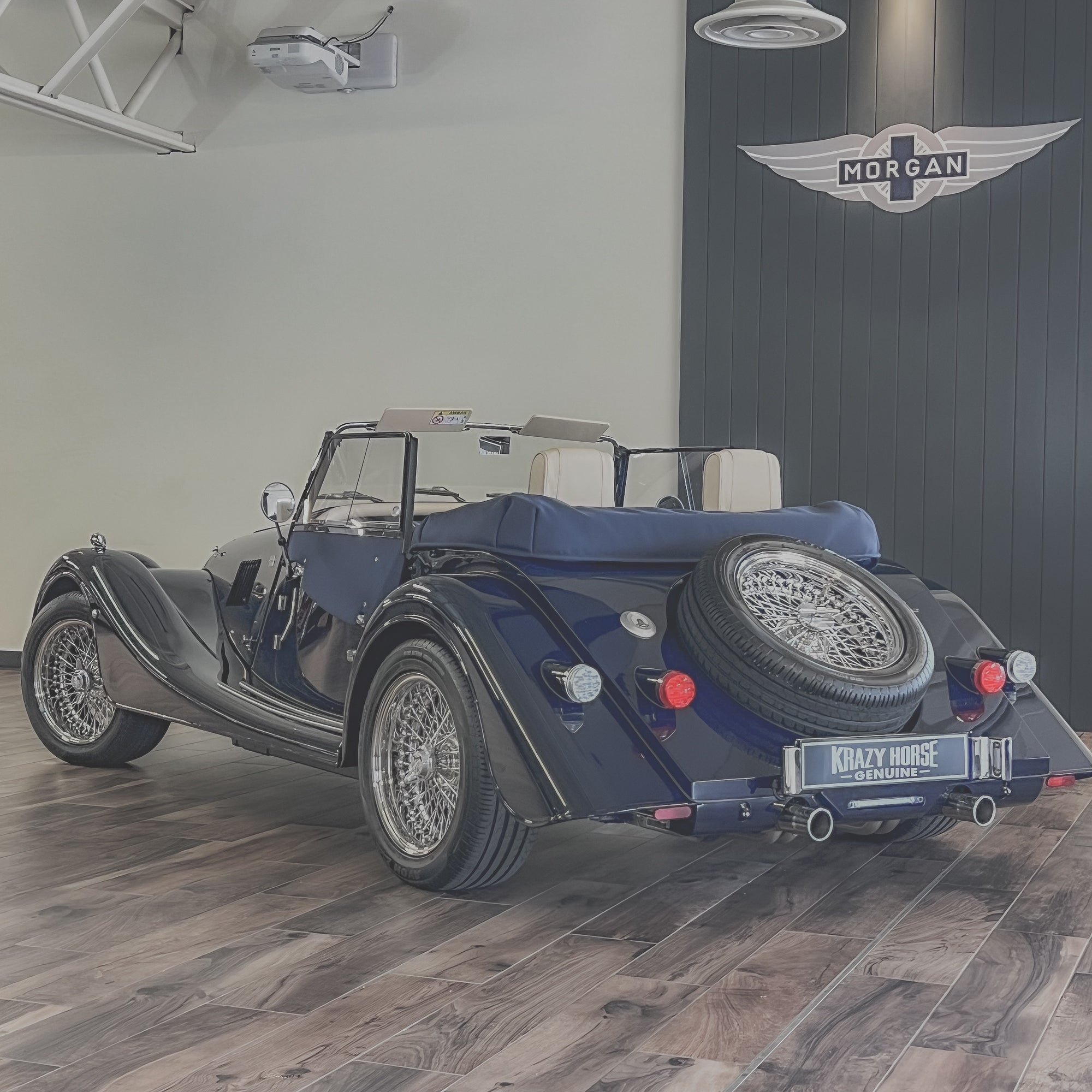 Morgan 23 Plus Four Auto - Classique Ferrari Blue