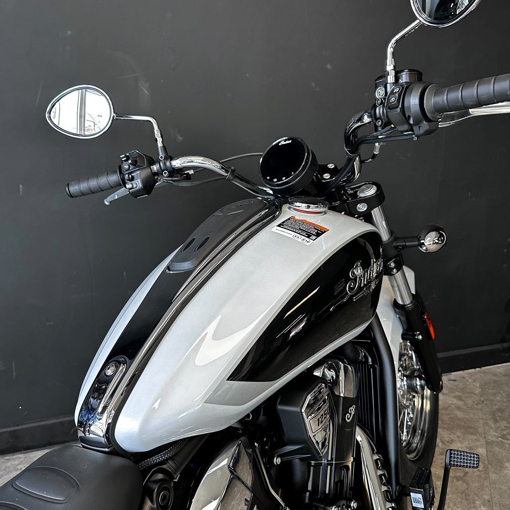 Indian Scout Classic Limited + Tech - Ghost White Metallic