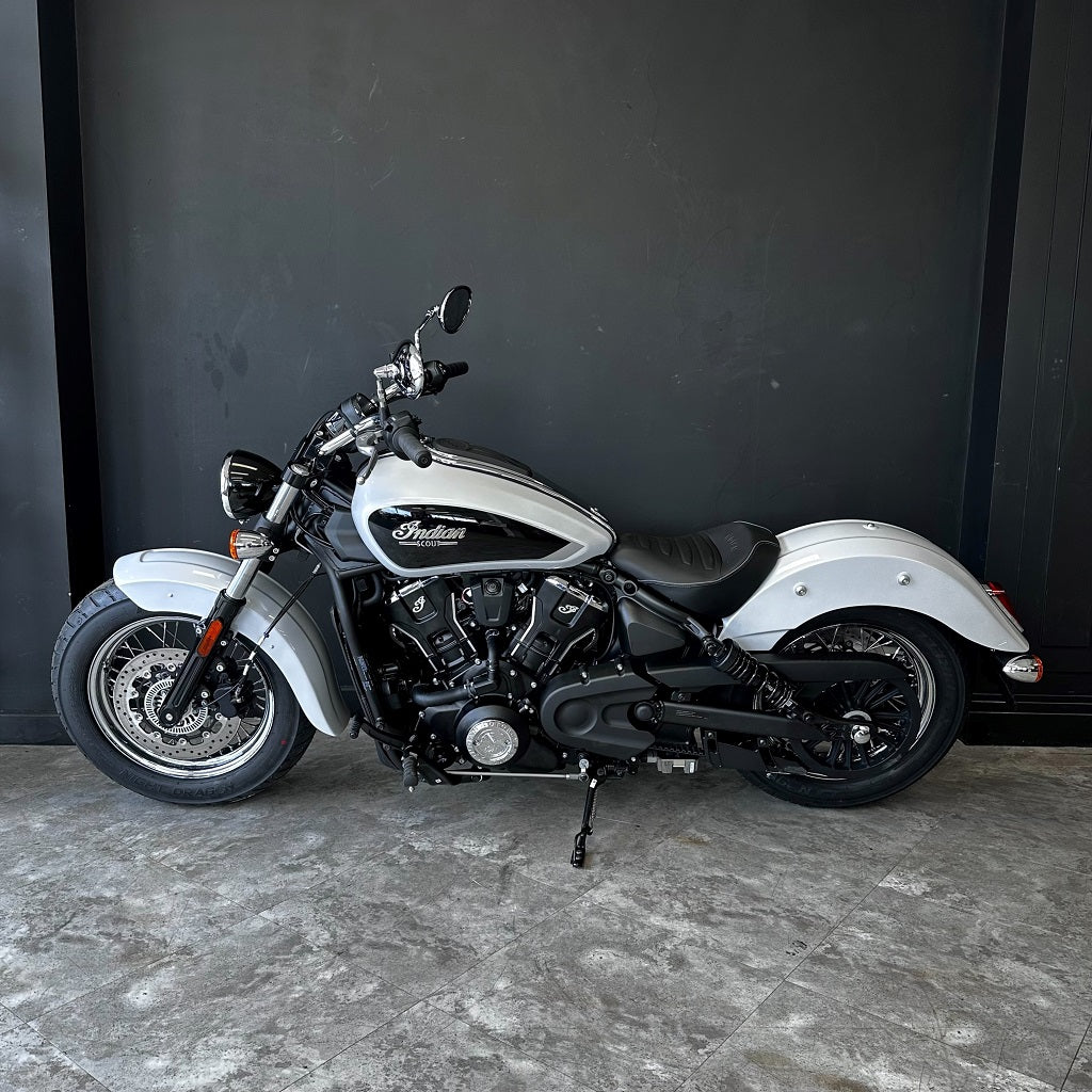 Indian Scout Classic Limited + Tech - Ghost White Metallic