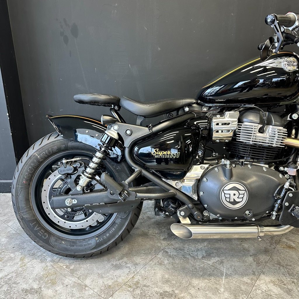 ROYAL ENFIELD  - SUPER METEOR 650 CUSTOM BOBBER INTERSTELLER GREEN / BLACK / GOLD