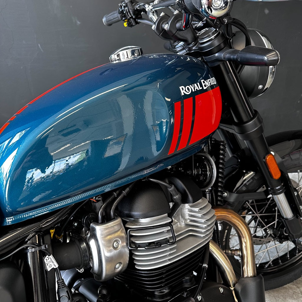 Royal Enfield Interceptor Bear 650 - Petrol Green