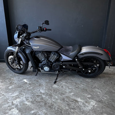 VICTORY OCTANE MATT TITANIUM SMOKE SILVER - PRELOVED