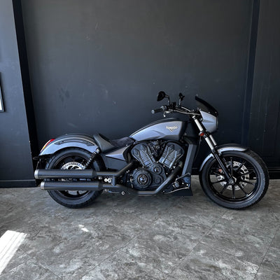 VICTORY OCTANE MATT TITANIUM SMOKE SILVER - PRELOVED