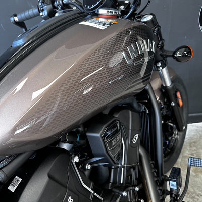MY25 Indian Scout Bobber Limited + Tech – NARA BRONZE METALLIC
