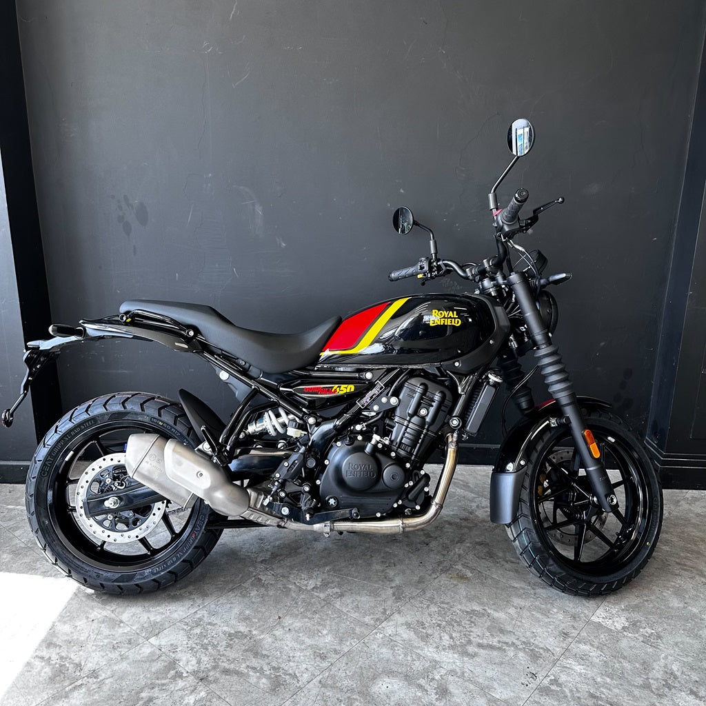 Royal Enfield Guerrilla 450 – PLAYA BLACK