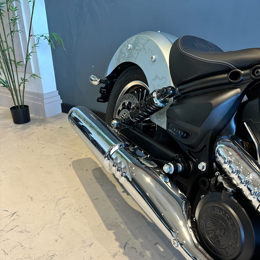 2025 INDIAN SCOUT SIXTY CLASSIC LIMITED - FROST SILVER