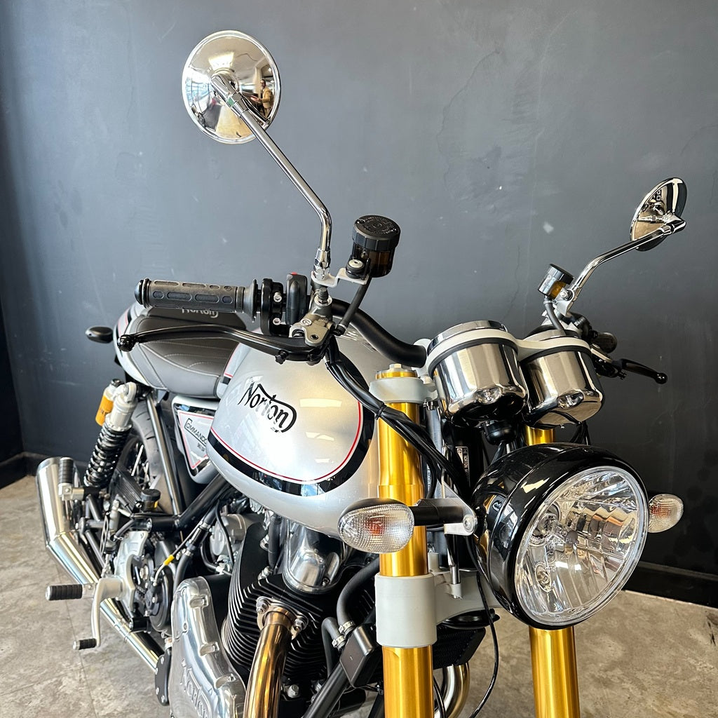 Norton Commando 961 Sport  - Manx Silver