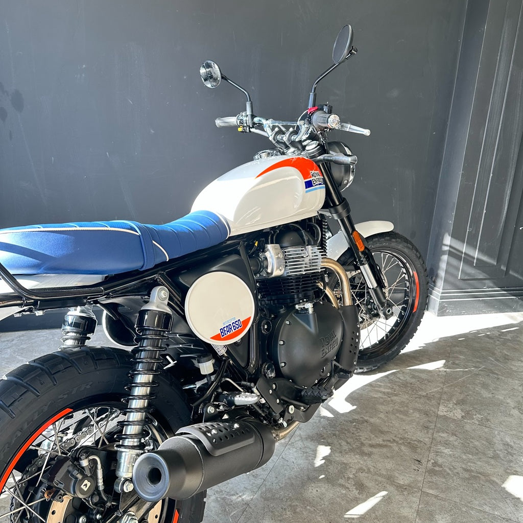 Royal Enfield Interceptor Bear 650 - BOARDWALK WHITE