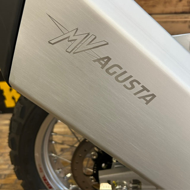 OFFER - MV AGUSTA LXP ORIOLI - Bianco pearl and Nero metallic