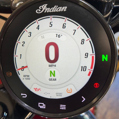 INDIAN SCOUT 101 - Sunset red with Graphics - Preloved