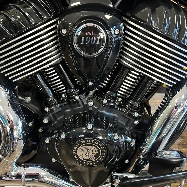 INDIAN CHIEF BOBBER DARK HORSE -  Titanium smoke - PreLoved