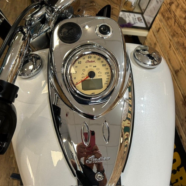 INDIAN CHIEF 111 - Pearl White - PreLoved