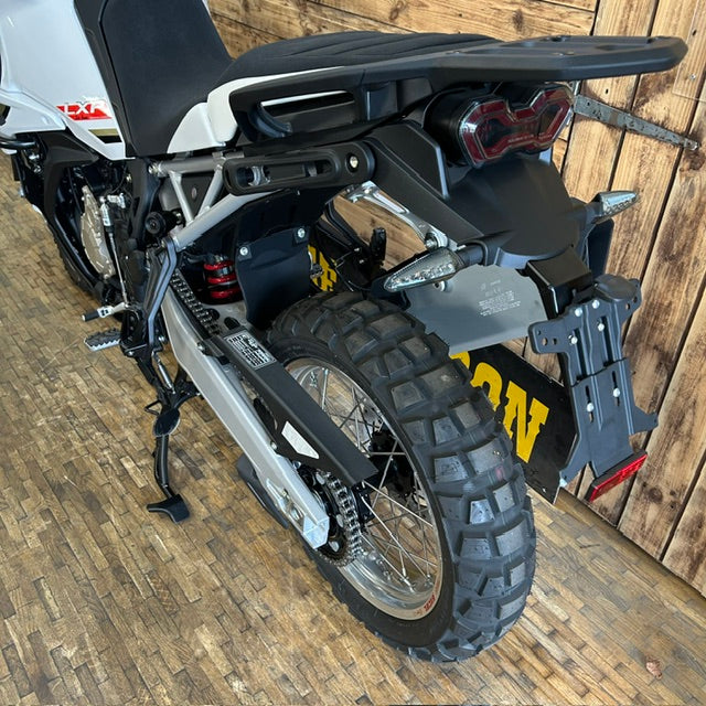 OFFER - MV AGUSTA LXP ORIOLI - Bianco pearl and Nero metallic