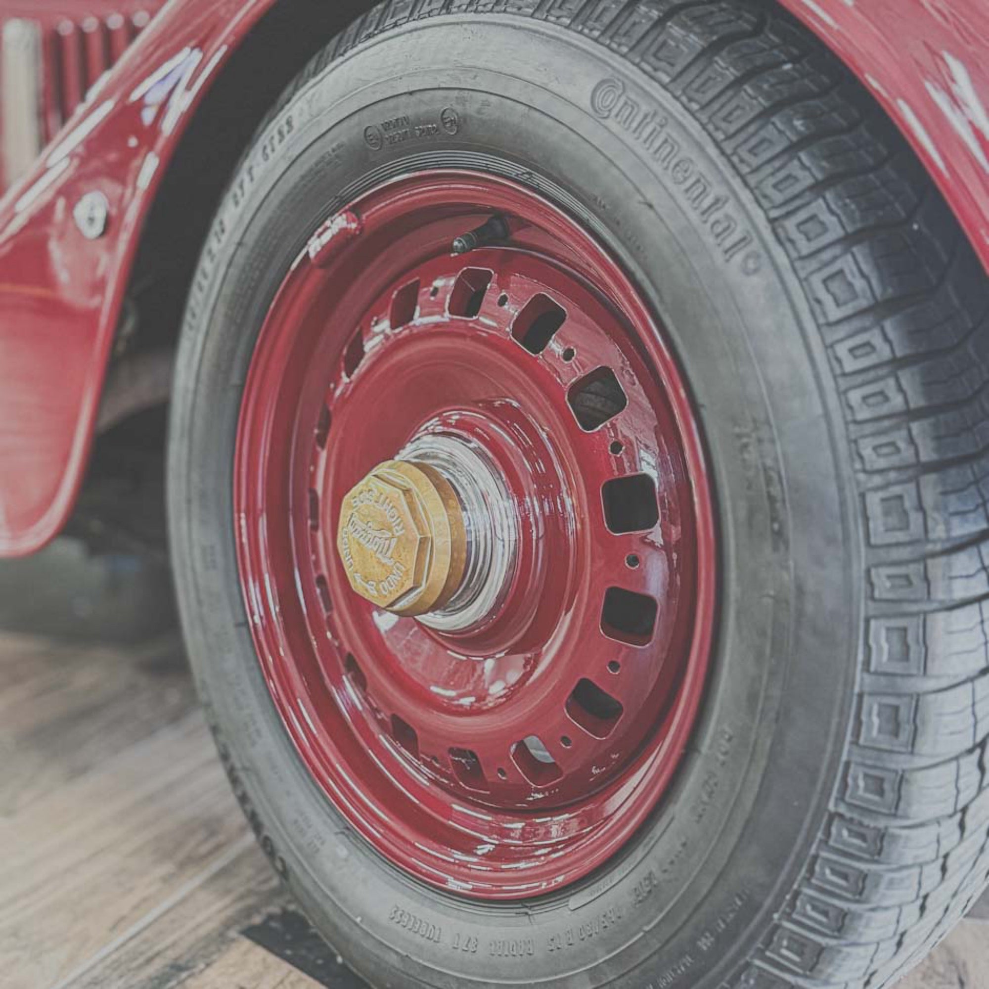 Morgan 4/4 80th Anniversary - 80th Anniversary Red