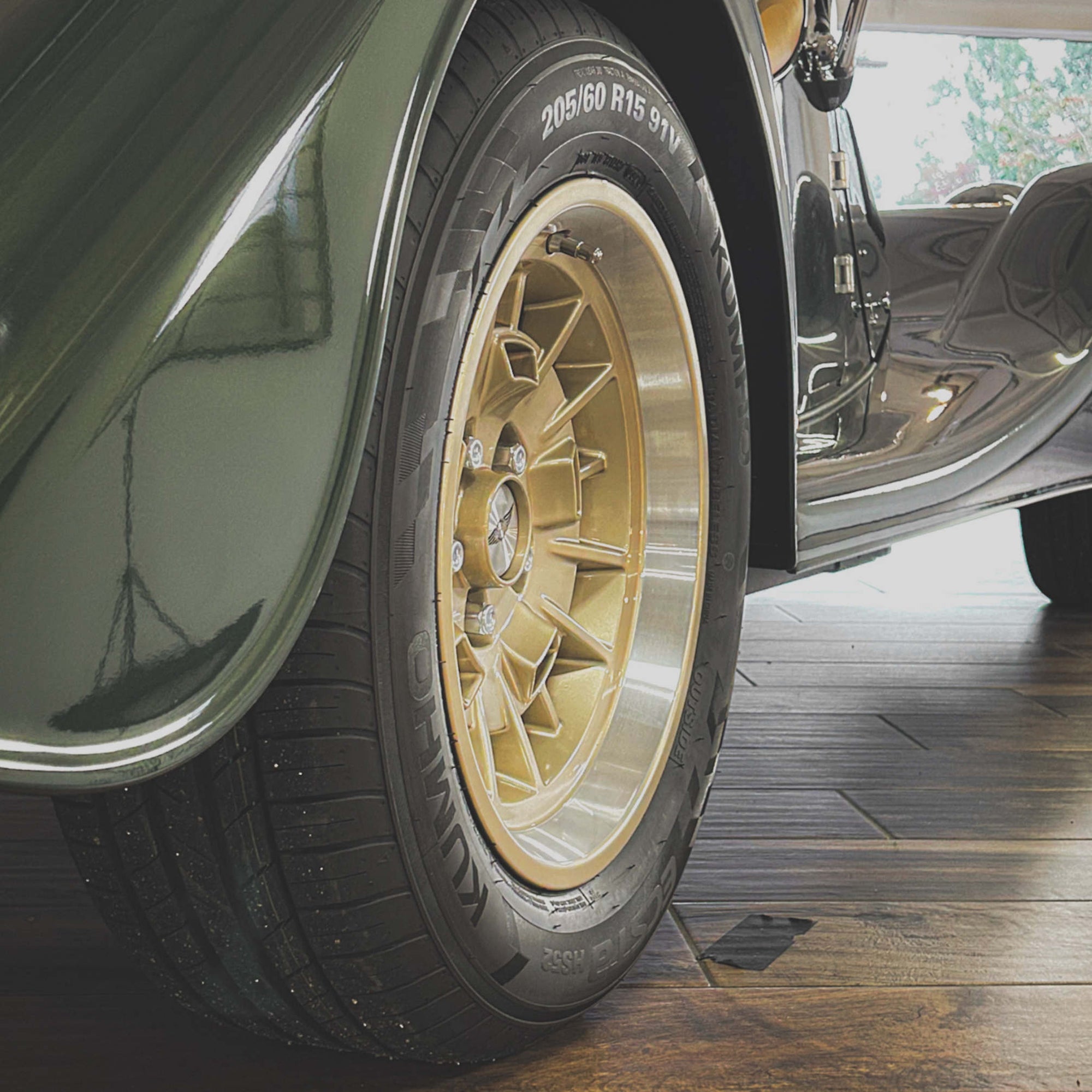 Morgan Plus 75th Four Auto - Culford Green Pearlescent