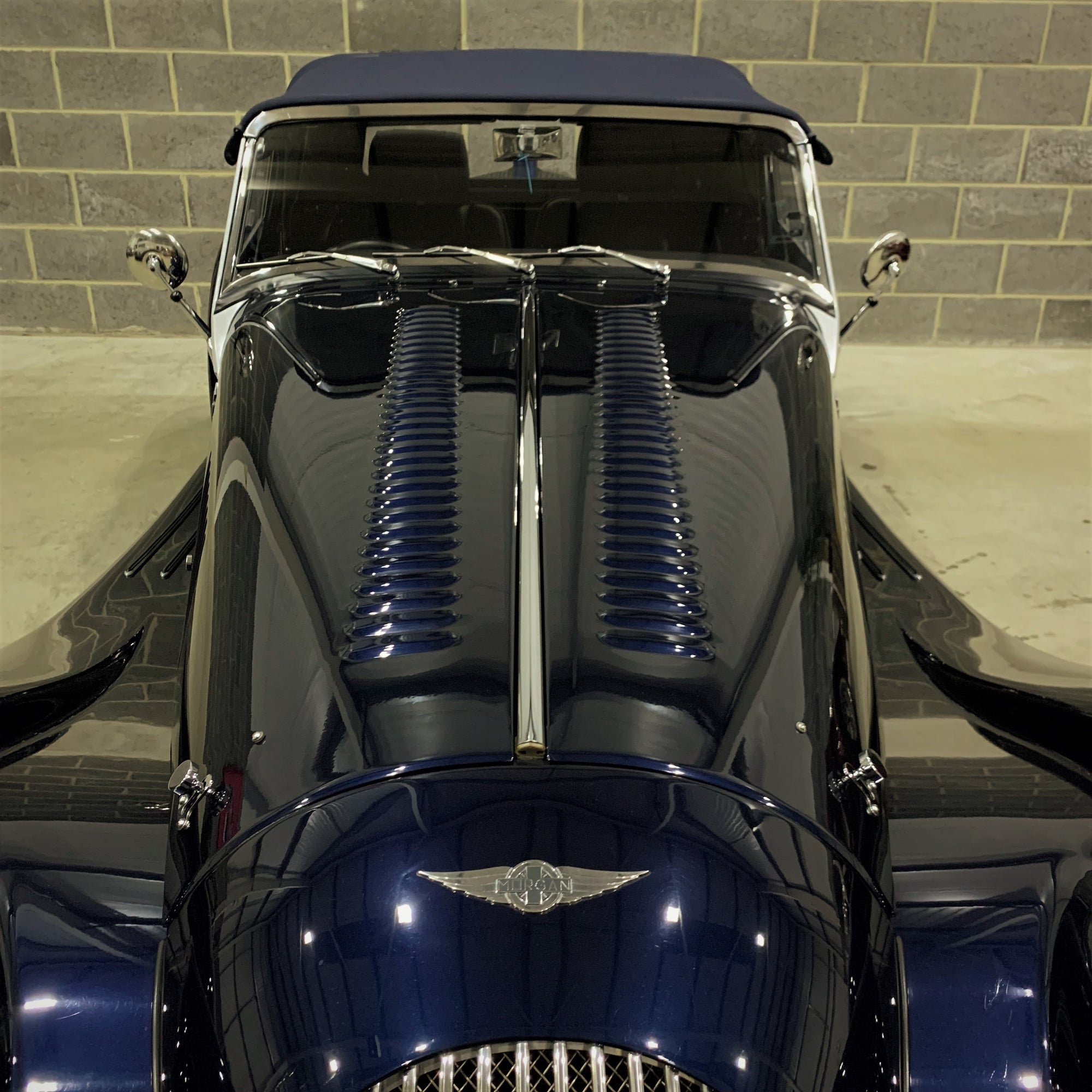 Morgan Roadster 3.7 V6 Manual - Dark Sapphire Pearlescent Paint