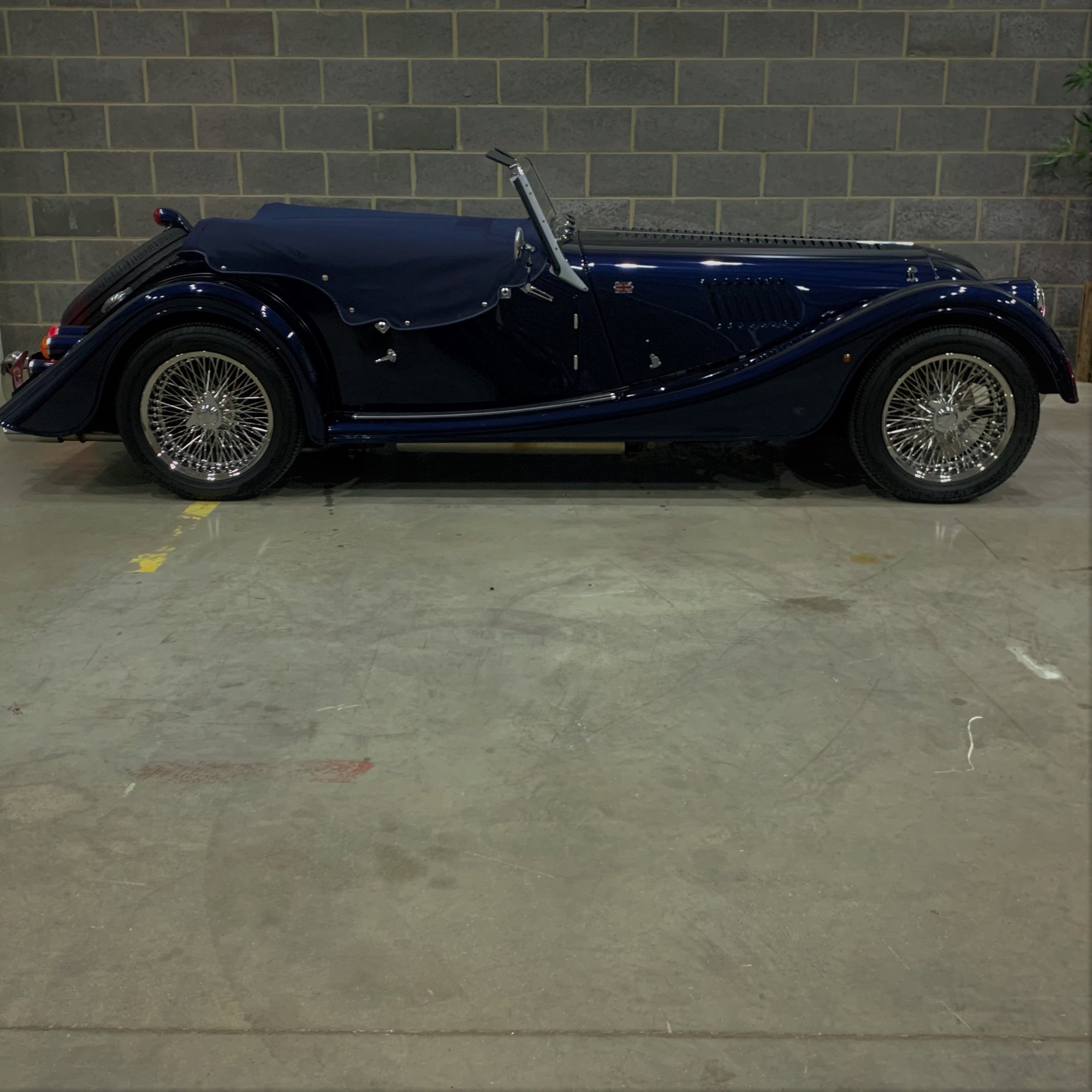 Morgan Roadster 3.7 V6 Manual - Dark Sapphire Pearlescent Paint
