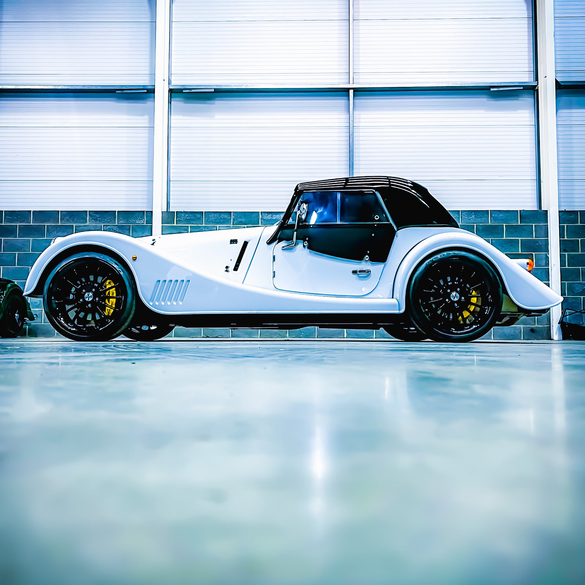 SOLD - Morgan Plus Six Touring 6 Cyl. 3.0 Twin Scroll Turbo - Chevron White Metallic