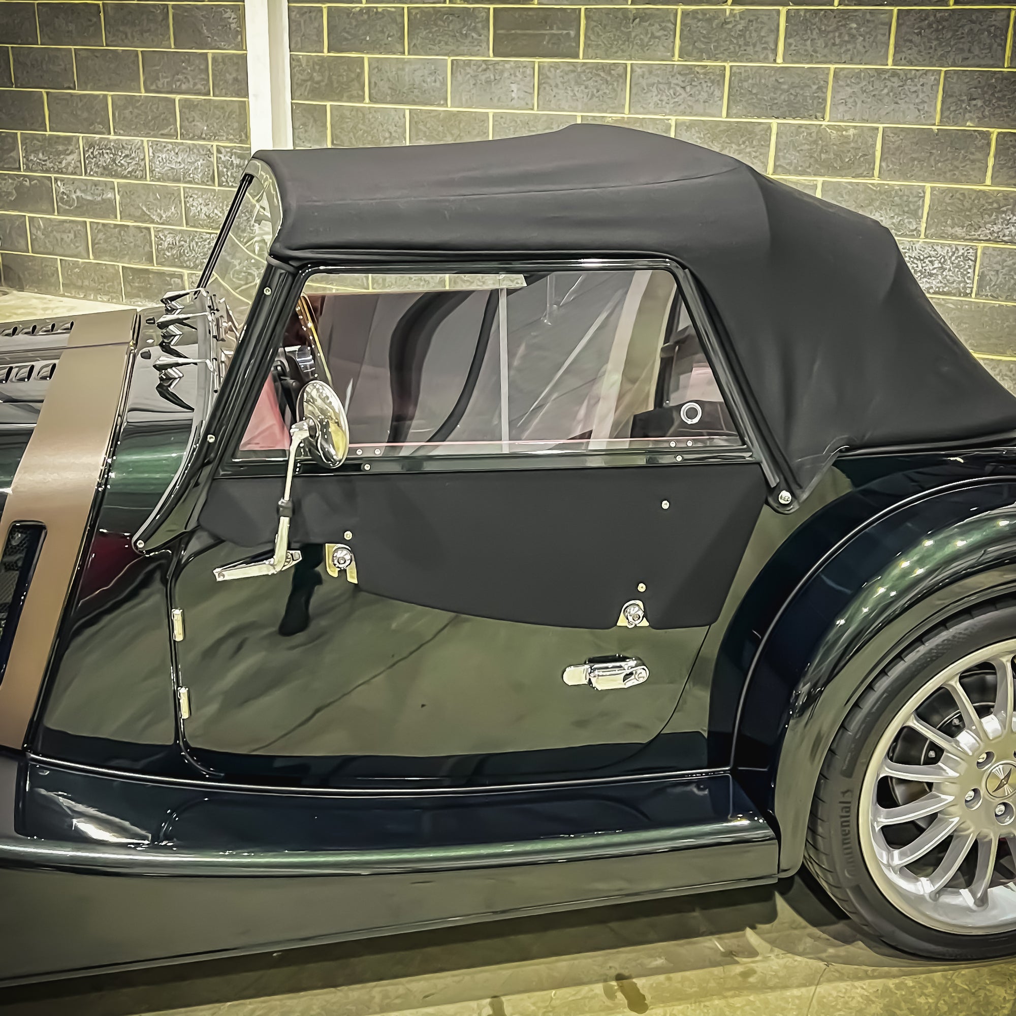 Morgan Plus Six  - Dark Emerald Green Metallic