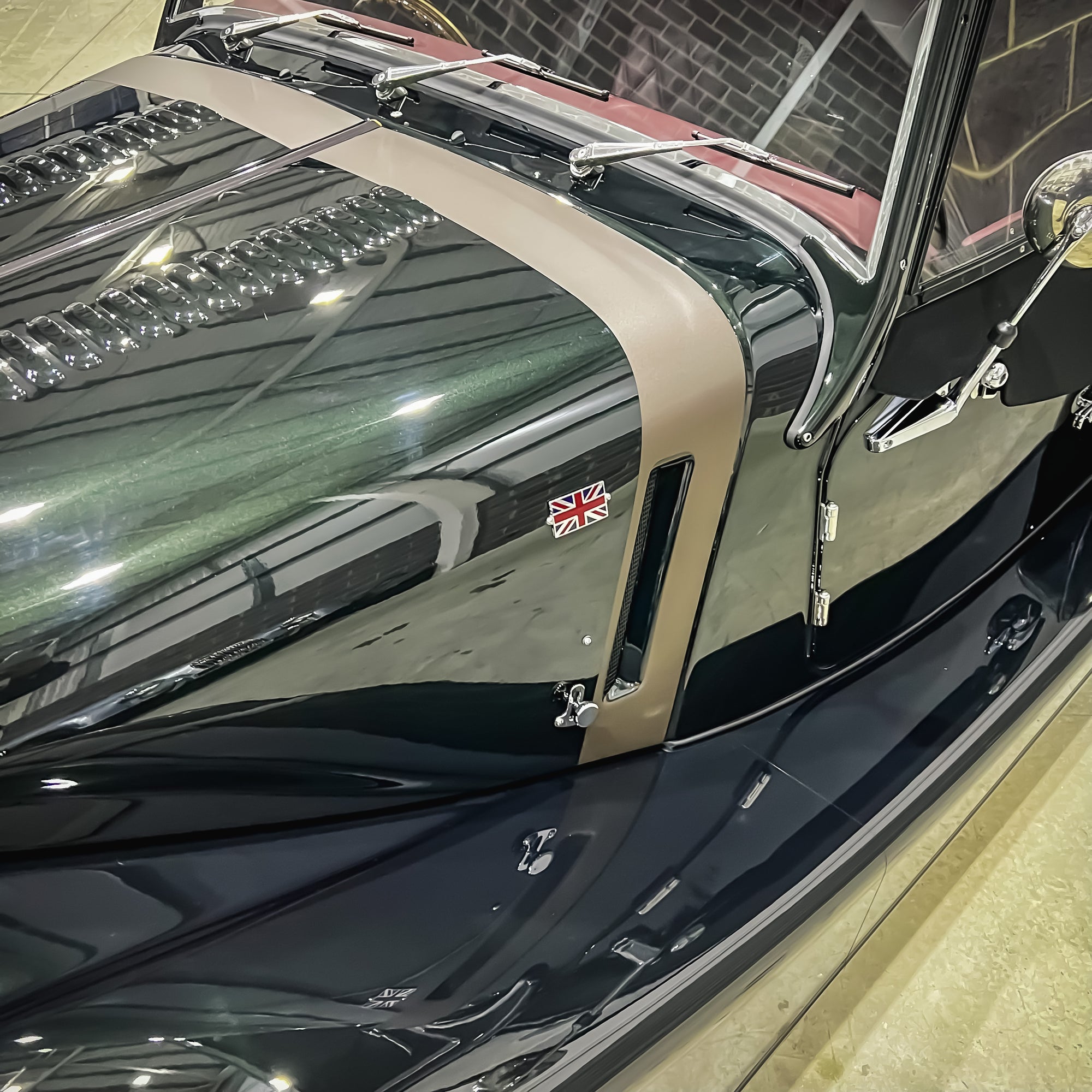 Morgan Plus Six  - Dark Emerald Green Metallic