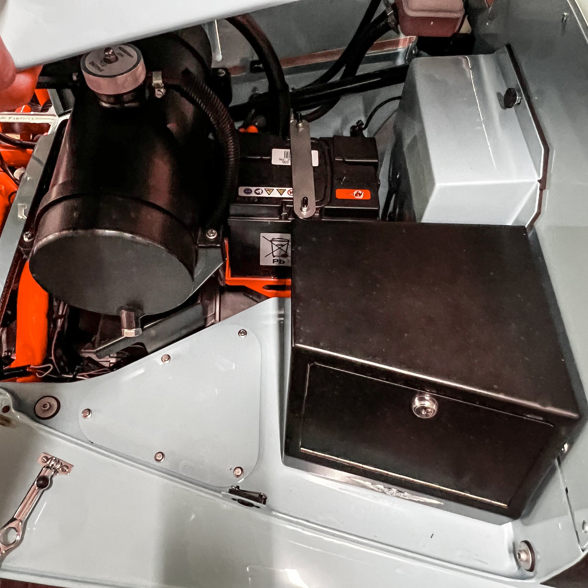 Morgan 3 Wheeler - Gulf Blau / Gulf Orange - Stage Two Tuned Morgan Three Wheeler