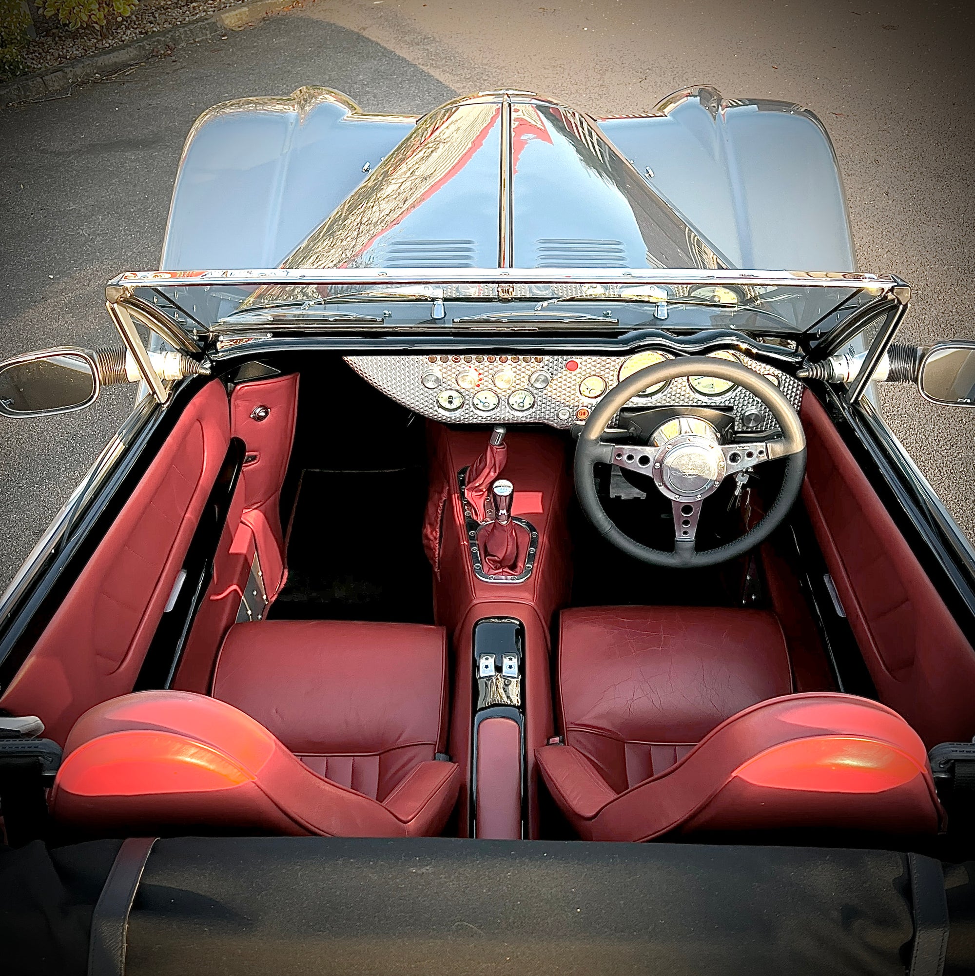 Morgan Areo 8 MK1 4.4 V8 Manual - Champagne Silver