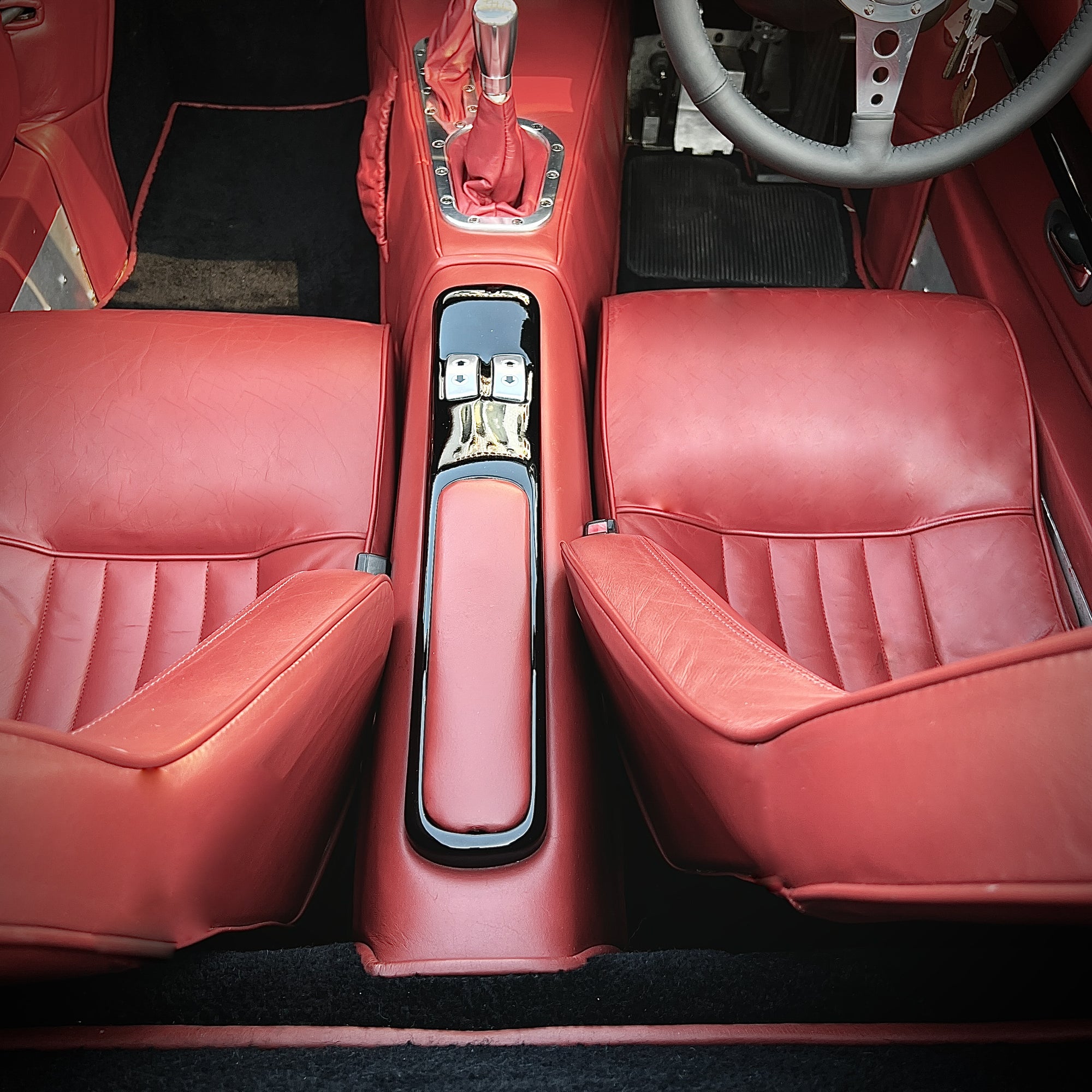 Morgan Areo 8 MK1 4.4 V8 Manual - Champagne Silver