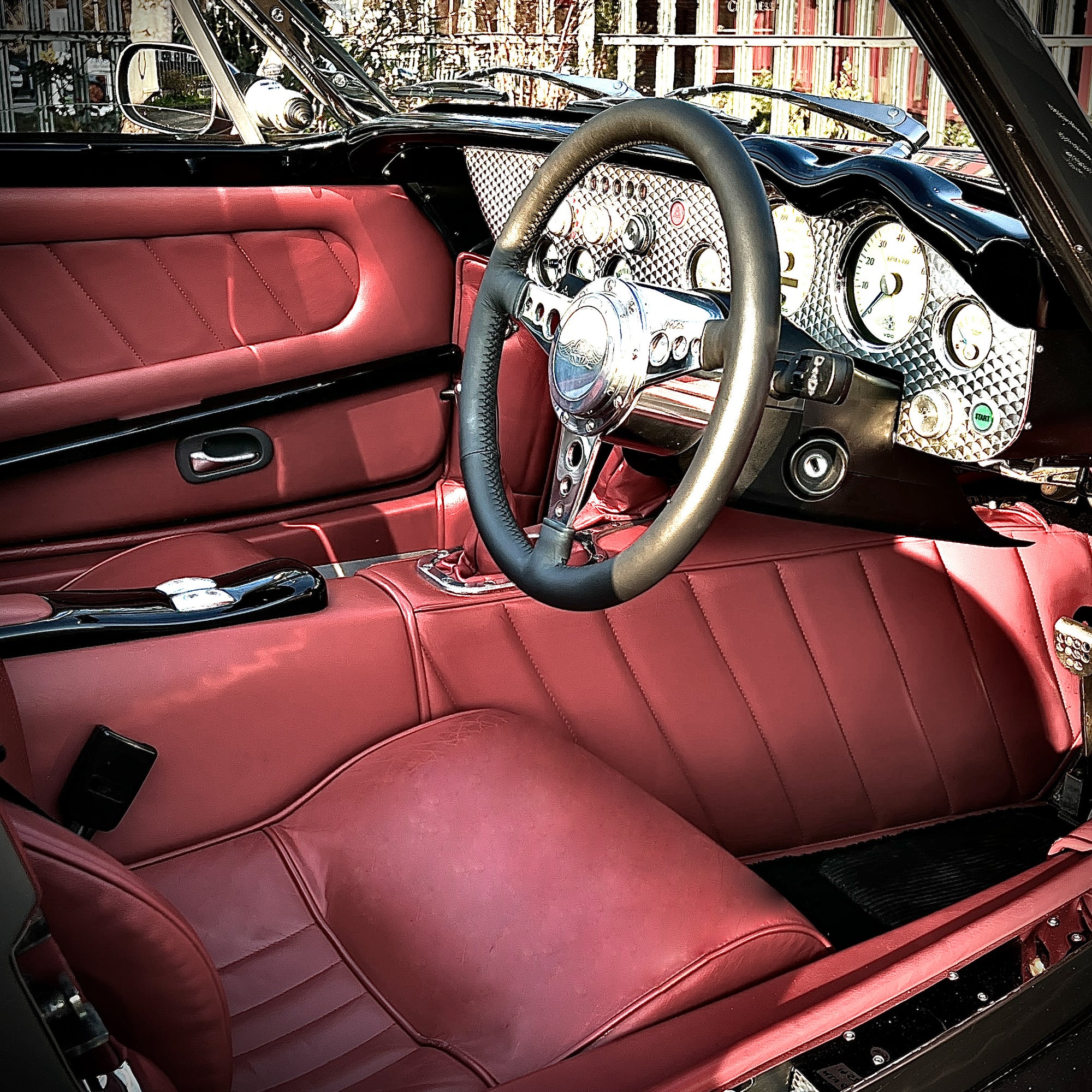 Morgan Areo 8 MK1 4.4 V8 Manual - Champagne Silver