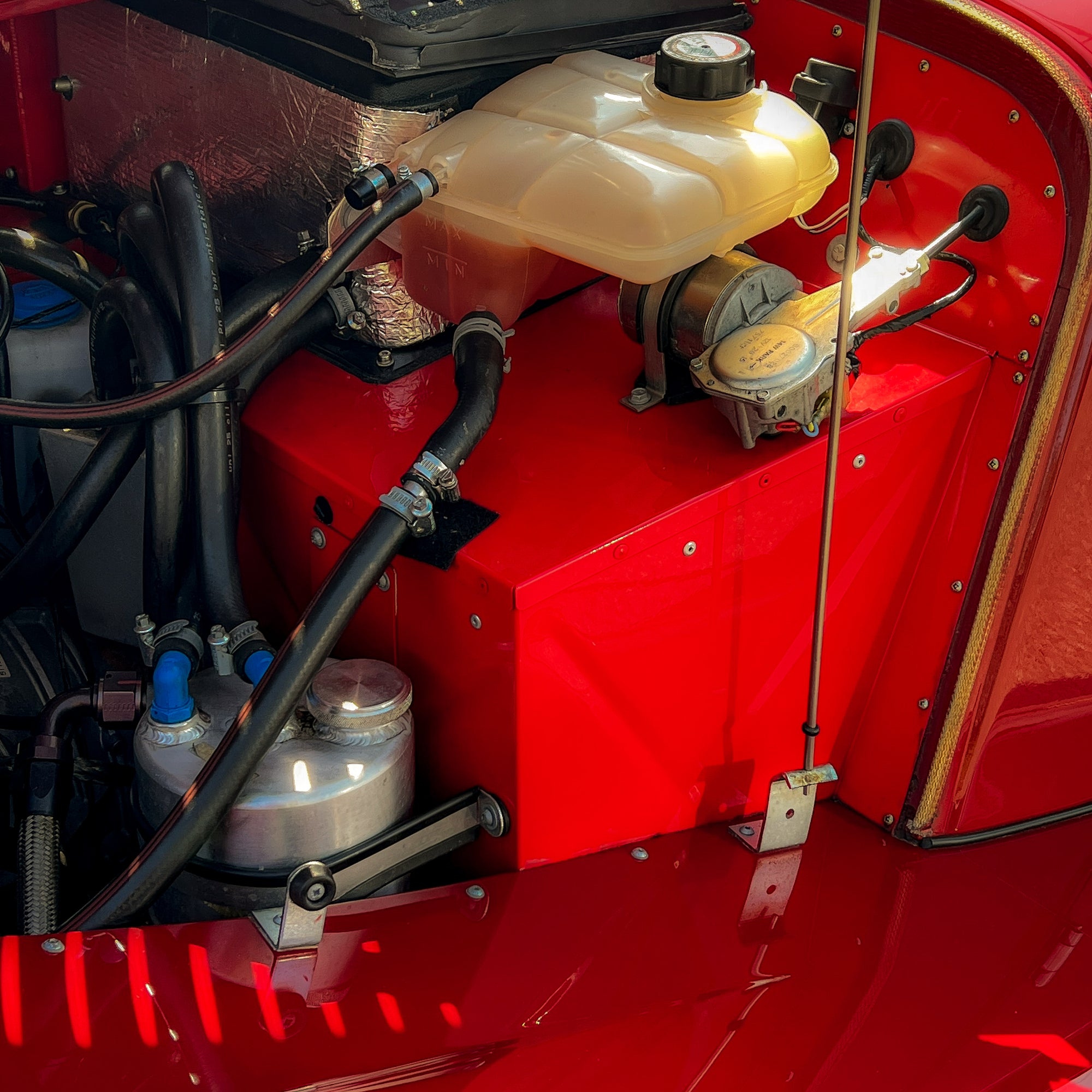 Morgan ARP4 Powered By Cosworth - Morgan Meteor Red