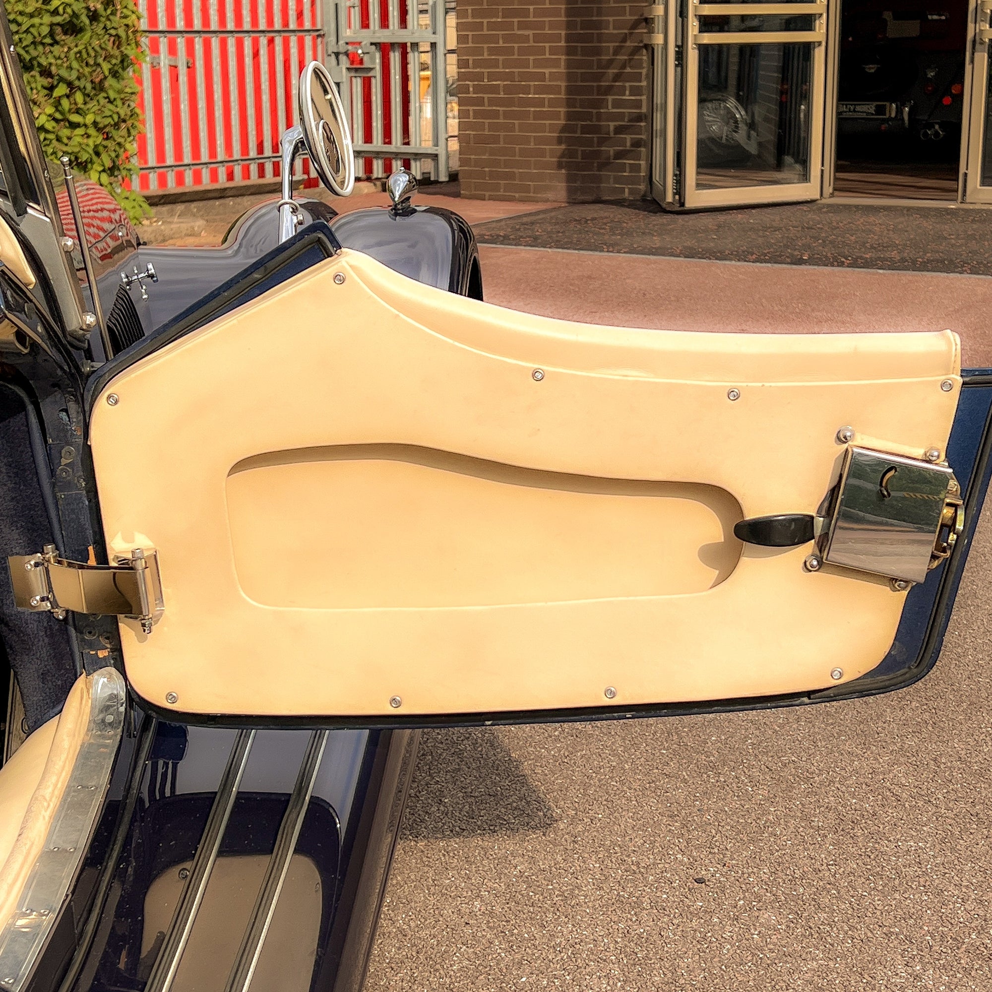 Morgan Plus 8 4.6 Ltr 220 BHP V8,  SSL Front & Rear Suspension upgrade - Tour De France Blue