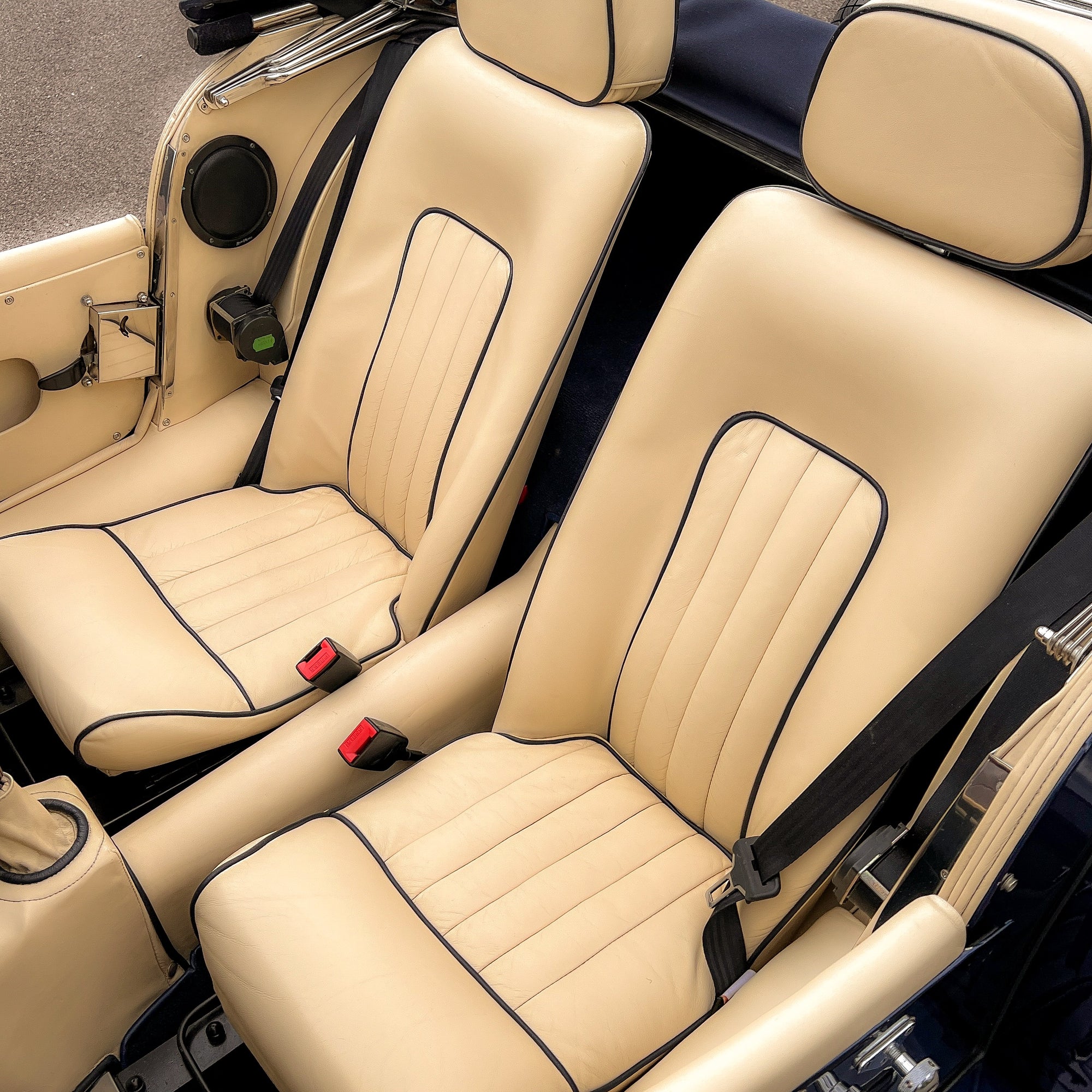 Morgan Plus 8 4.6 Ltr 220 BHP V8,  SSL Front & Rear Suspension upgrade - Tour De France Blue