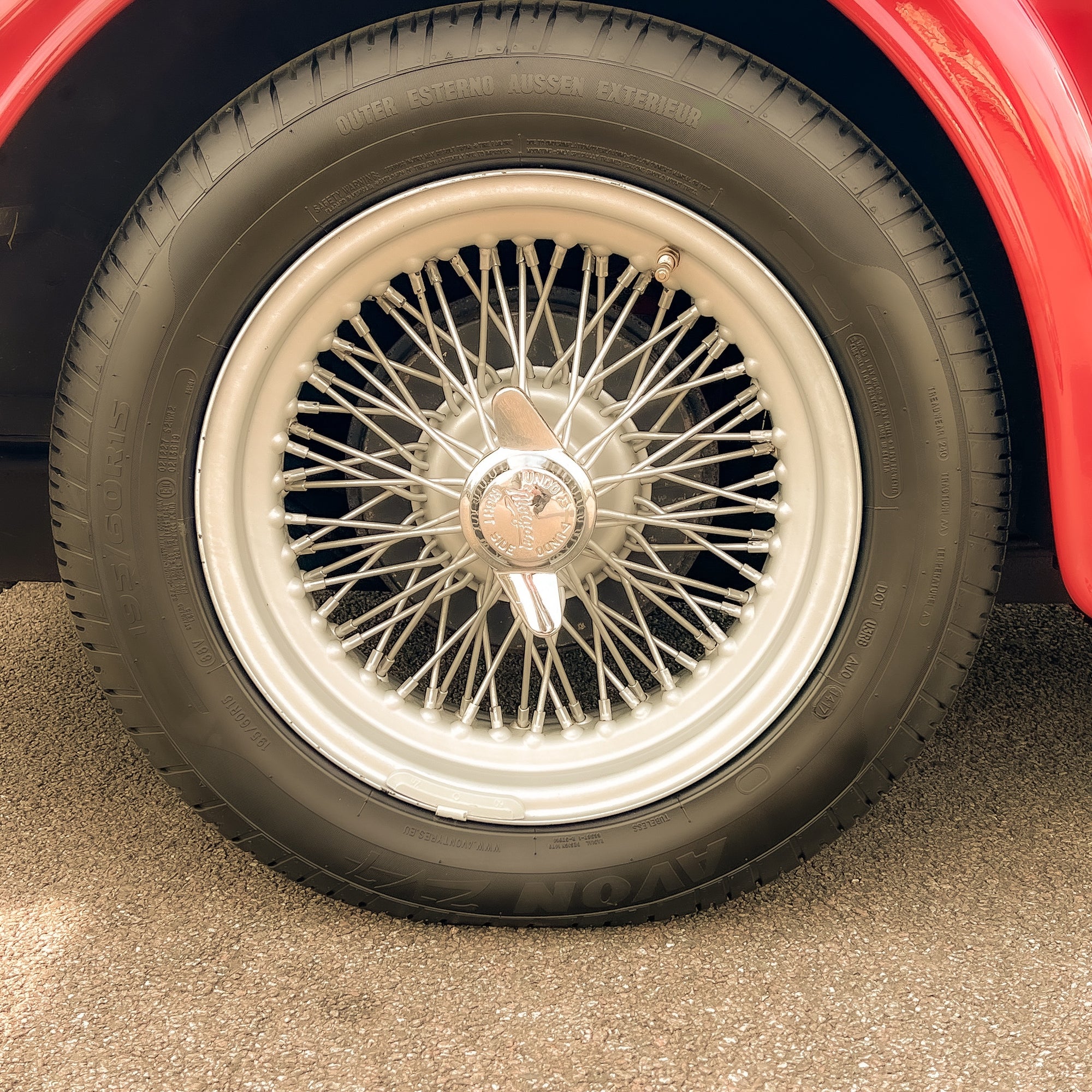 Morgan Plus 4 2.0 16v - Classic Morgan Anniversary Red