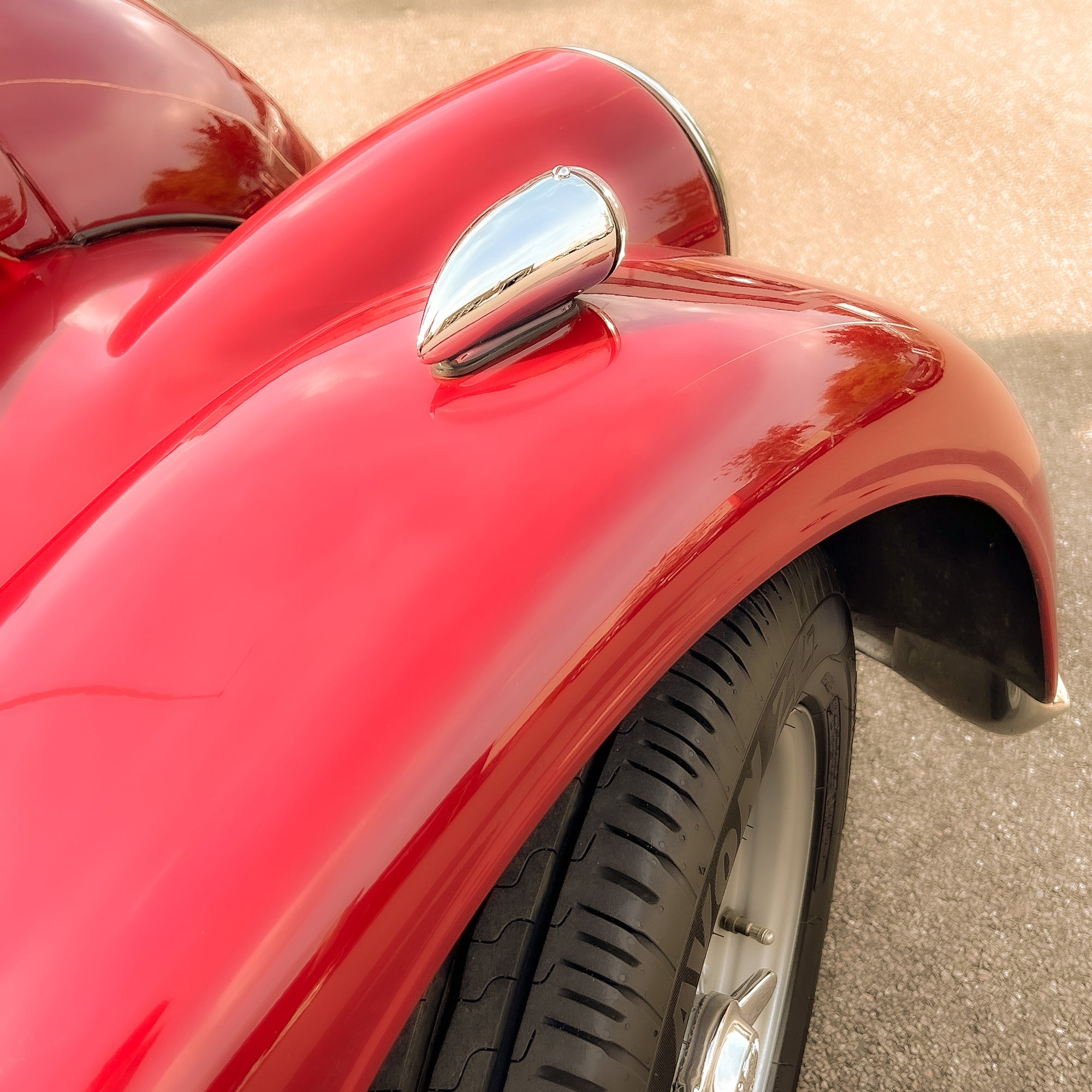 Morgan Plus 4 2.0 16v - Classic Morgan Anniversary Red