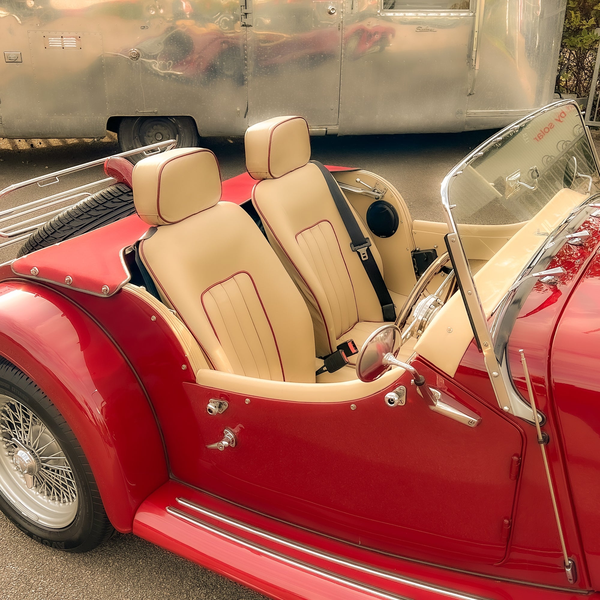 Morgan Plus 4 2.0 16v - Classic Morgan Anniversary Red